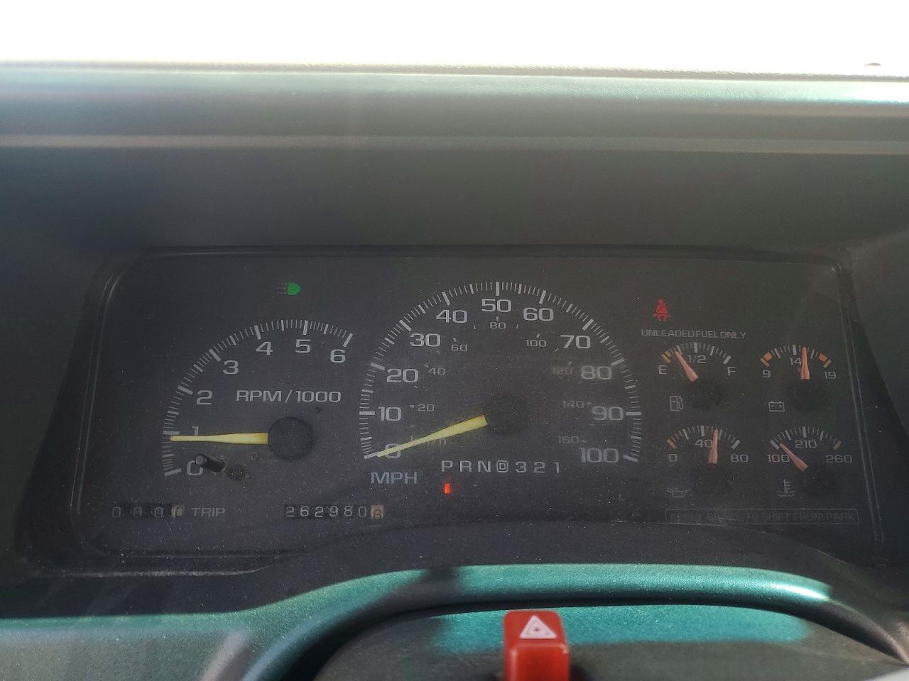 1998 Chevrolet Gmt-400 K1500 White vin: 2GCEK19R8W1247027