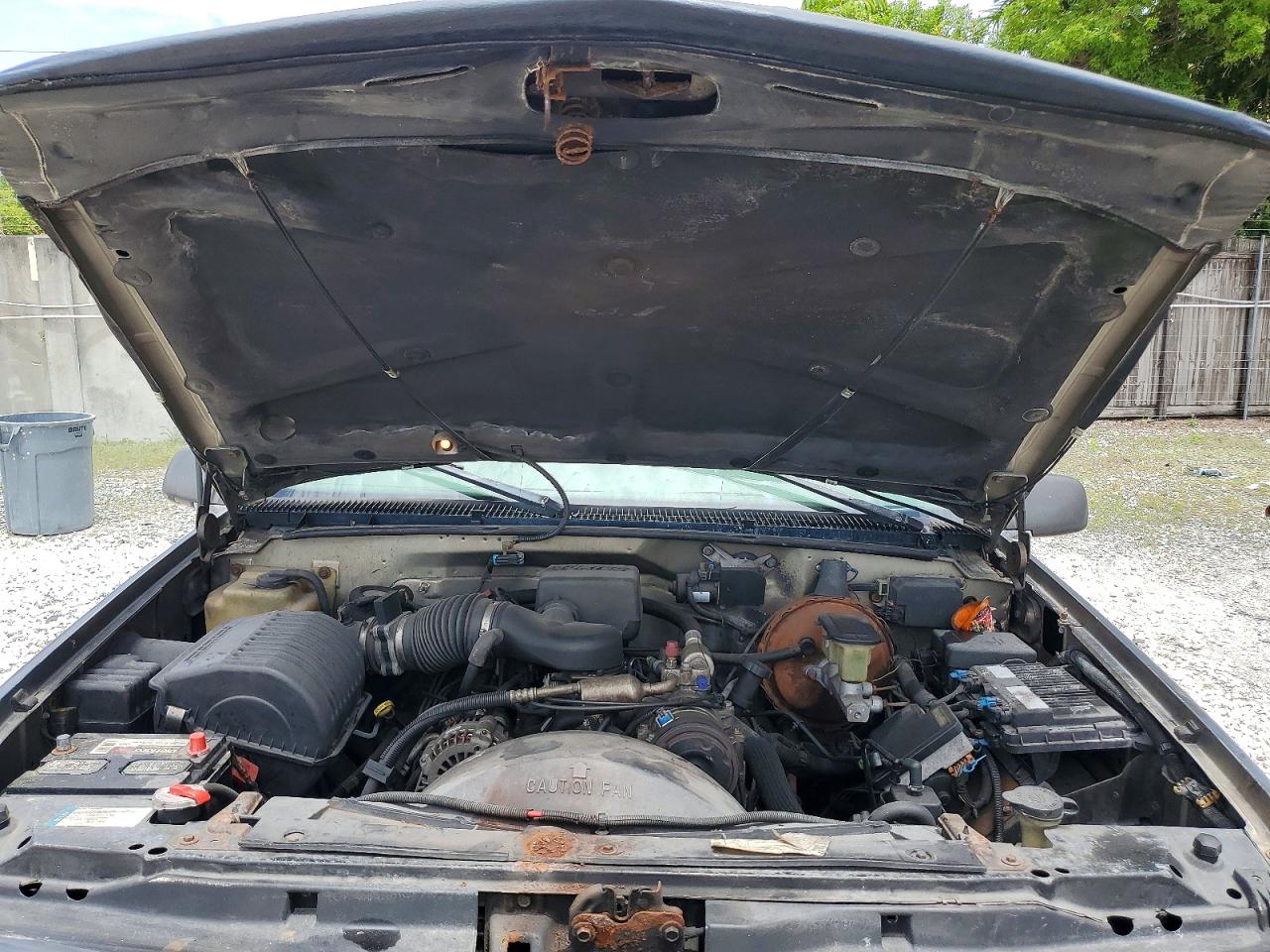 1998 Chevrolet Gmt-400 K1500 Two Tone vin: 2GCEK19R8W1276253
