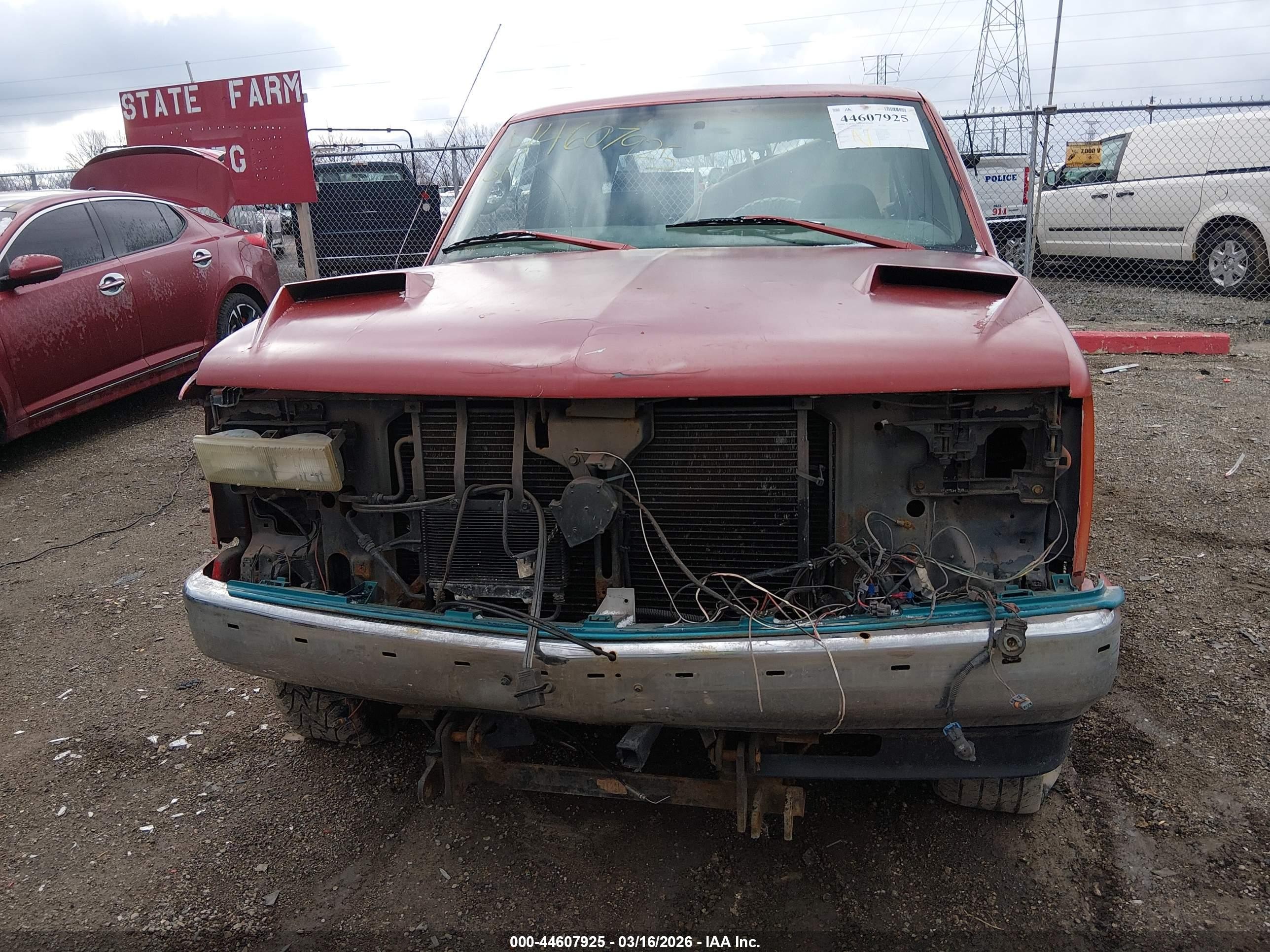 1997 Chevrolet K1500 Fleetside Красный vin: 2GCEK19R9V1115585