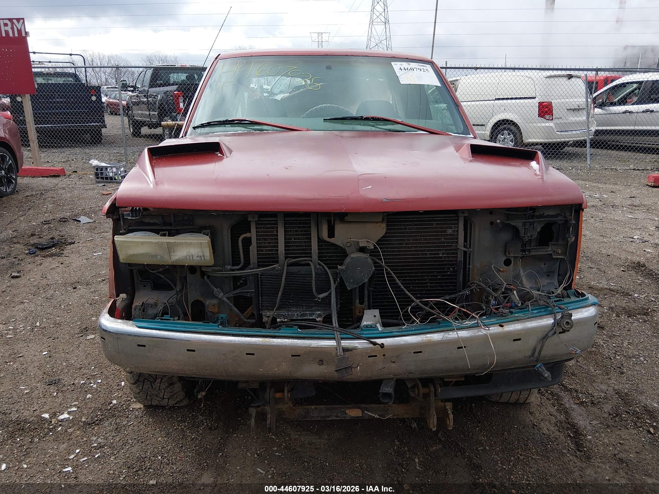 1997 Chevrolet K1500 Fleetside Красный vin: 2GCEK19R9V1115585