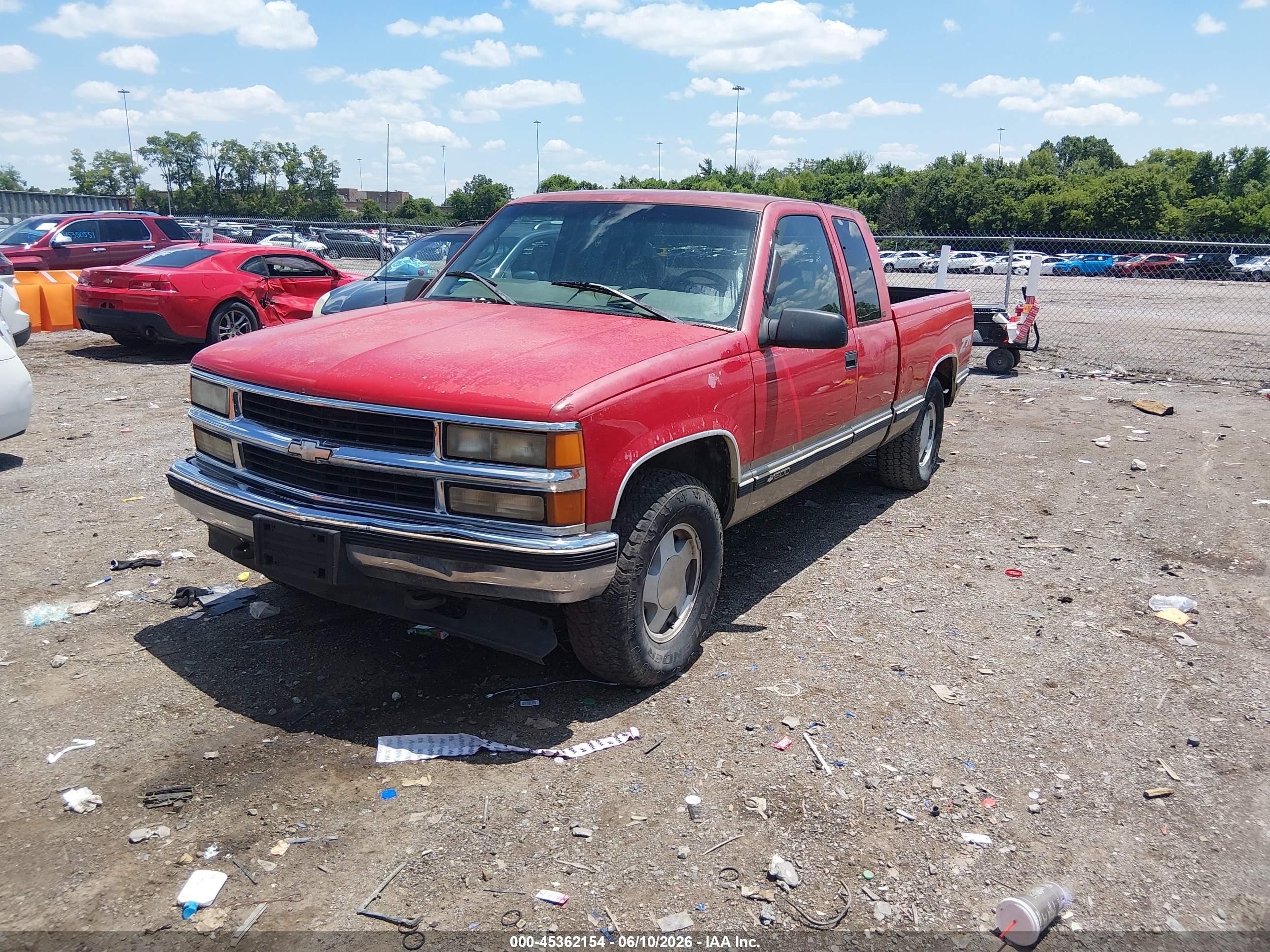 1998 Chevrolet C/k 1500 Fleetside Red vin: 2GCEK19R9W1141038