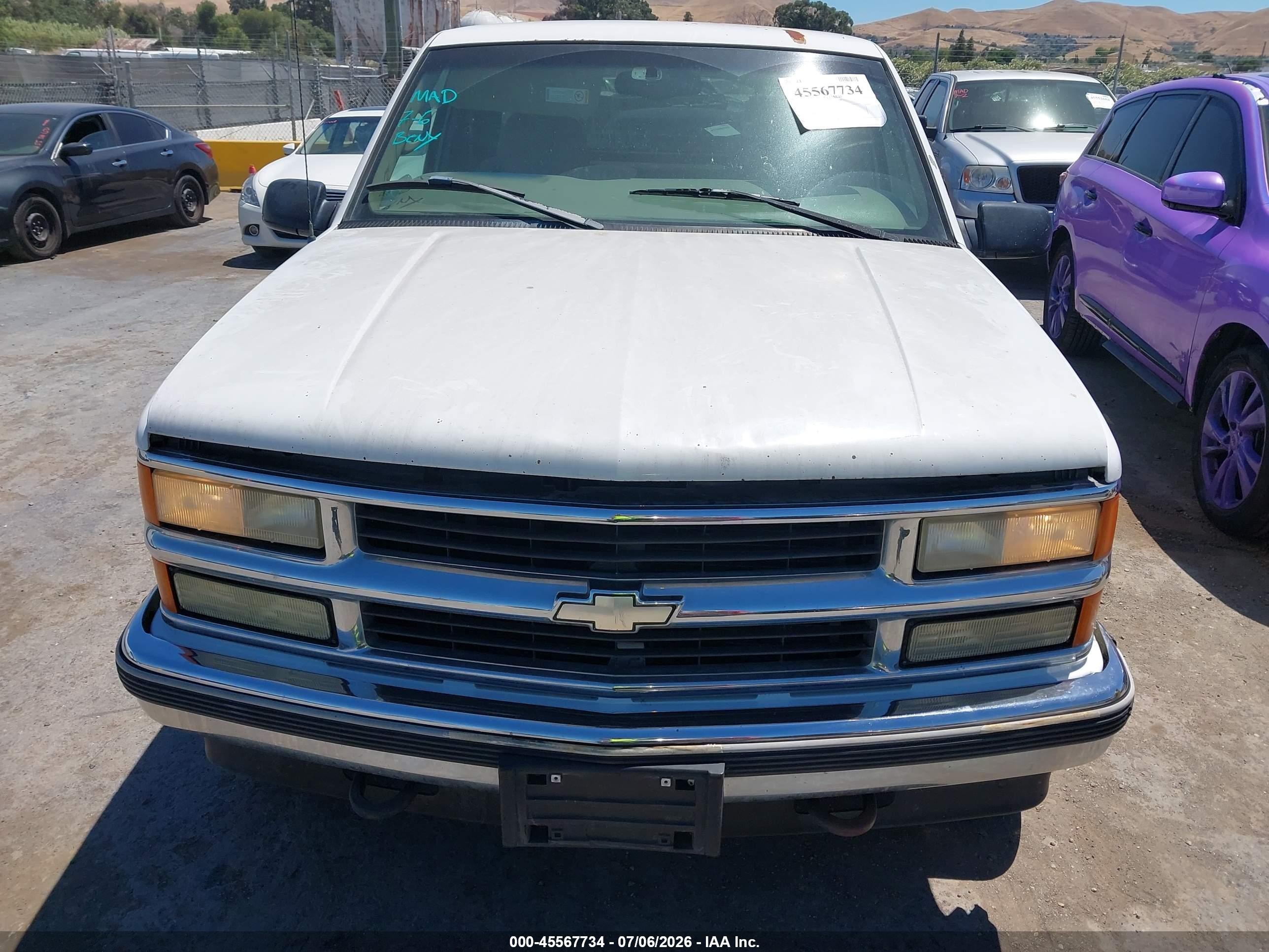 1997 Chevrolet K1500 Fleetside White vin: 2GCEK19RXV1256083