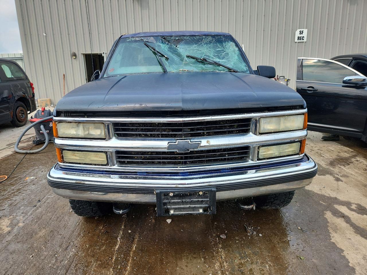 1998 Chevrolet Gmt-400 K1500 Blue vin: 2GCEK19RXW1143963