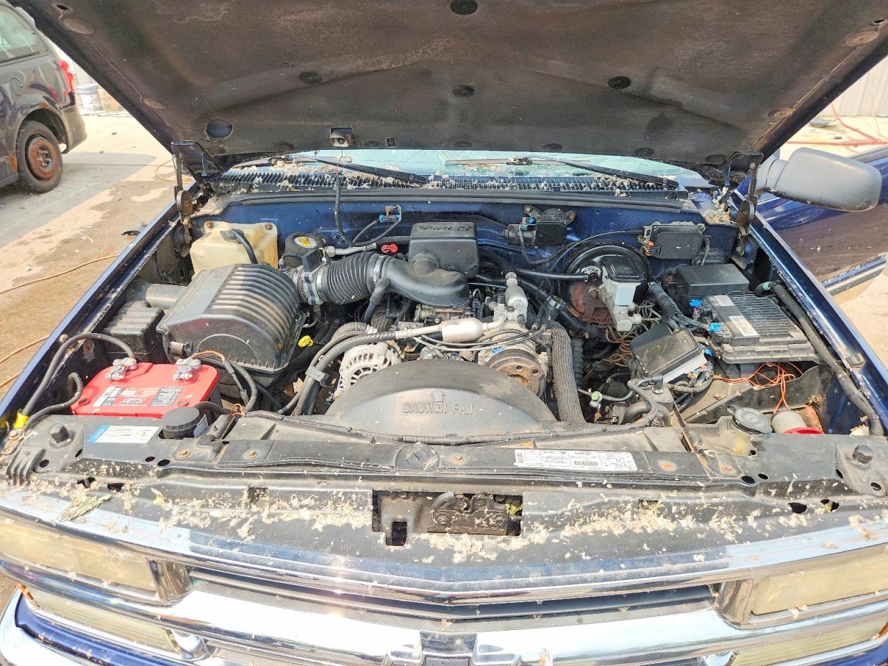1998 Chevrolet Gmt-400 K1500 Blue vin: 2GCEK19RXW1143963