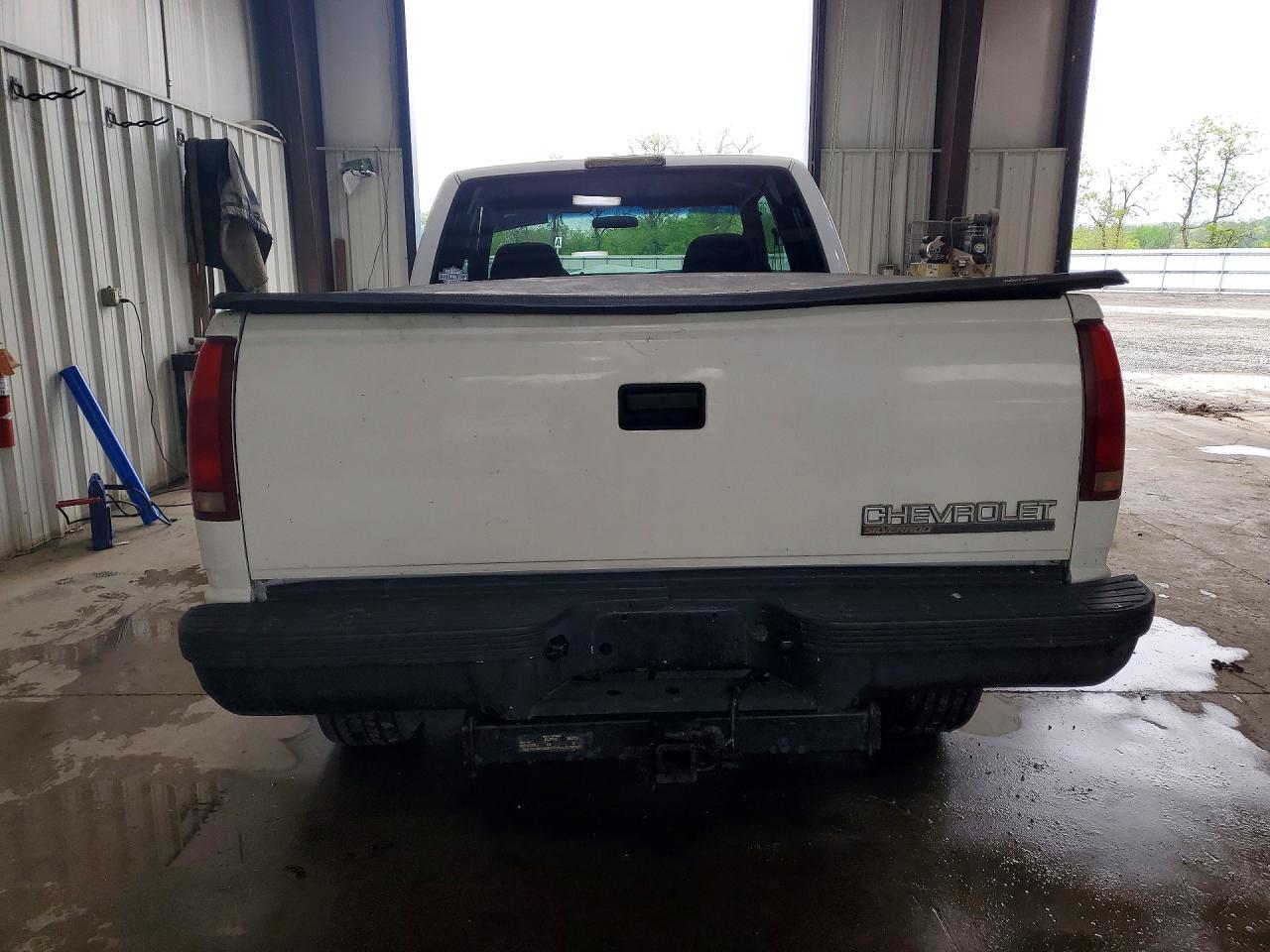 1998 Chev Chevy1500 White vin: 2GCEK19RXW1247319