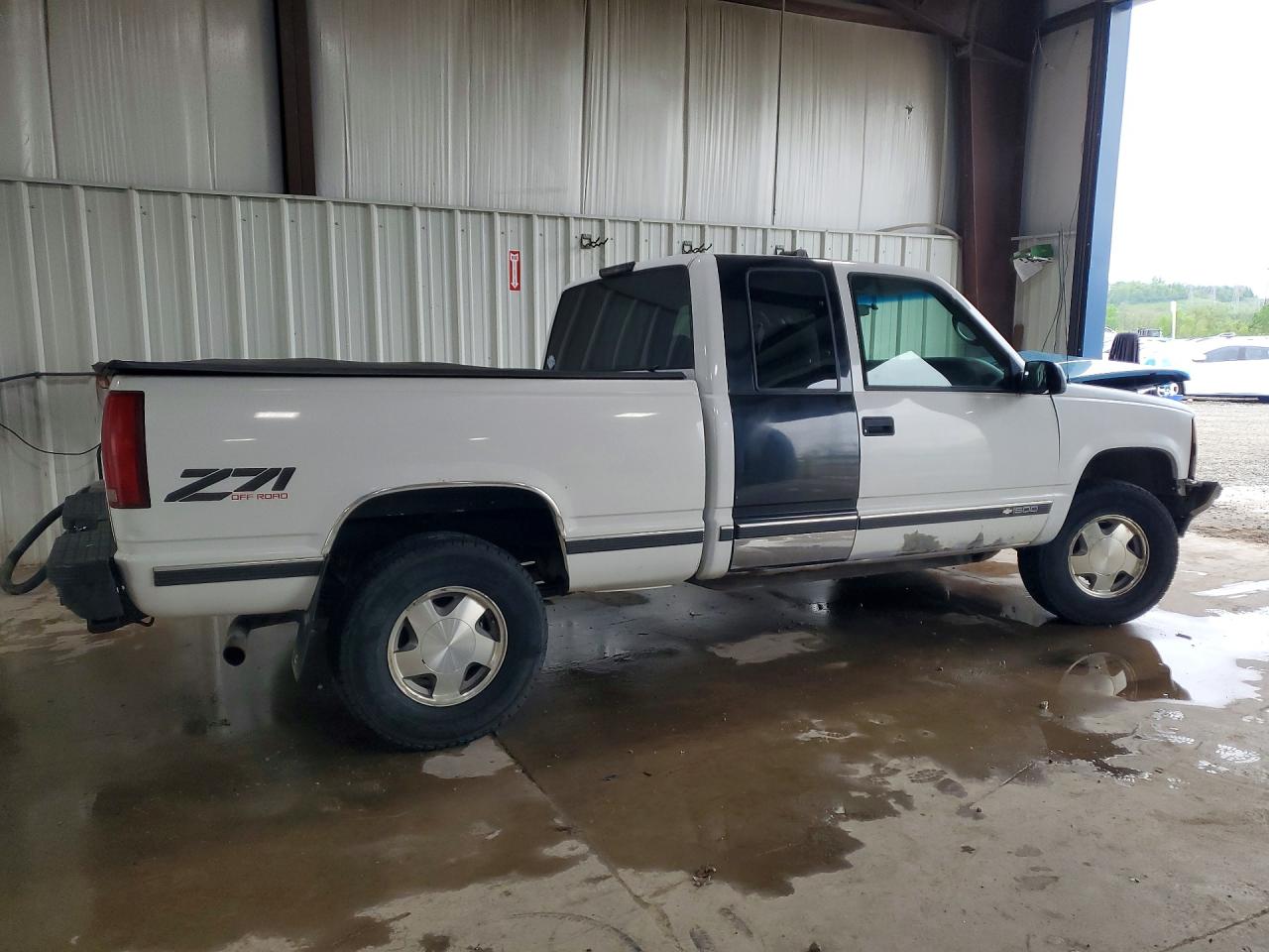 1998 Chev Chevy1500 White vin: 2GCEK19RXW1247319