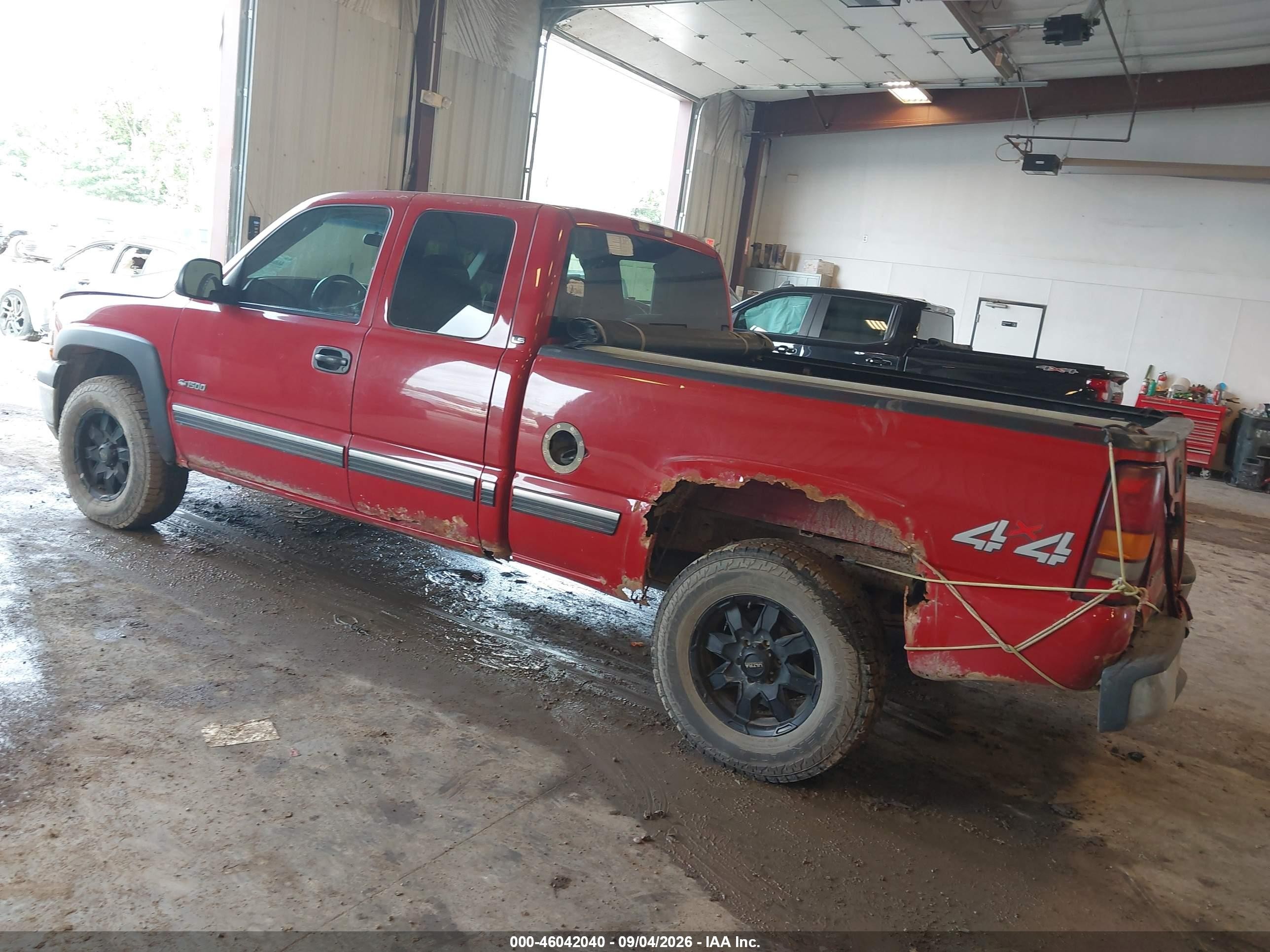 2002 Chevrolet Silverado 1500 Ls/lt Red vin: 2GCEK19T021145808