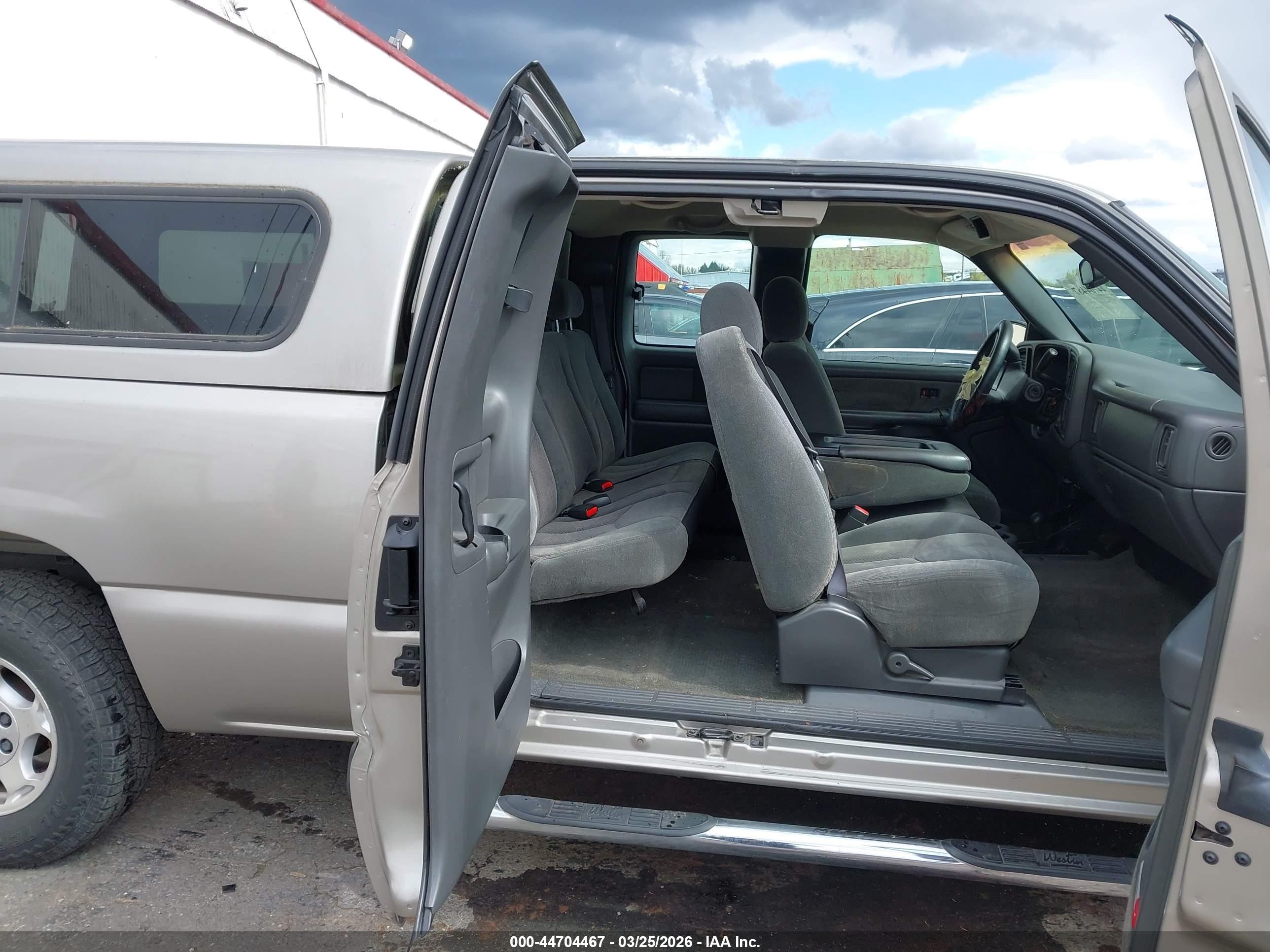 2003 Chevrolet Silverado 1500 Ls Серебряный vin: 2GCEK19T031104810