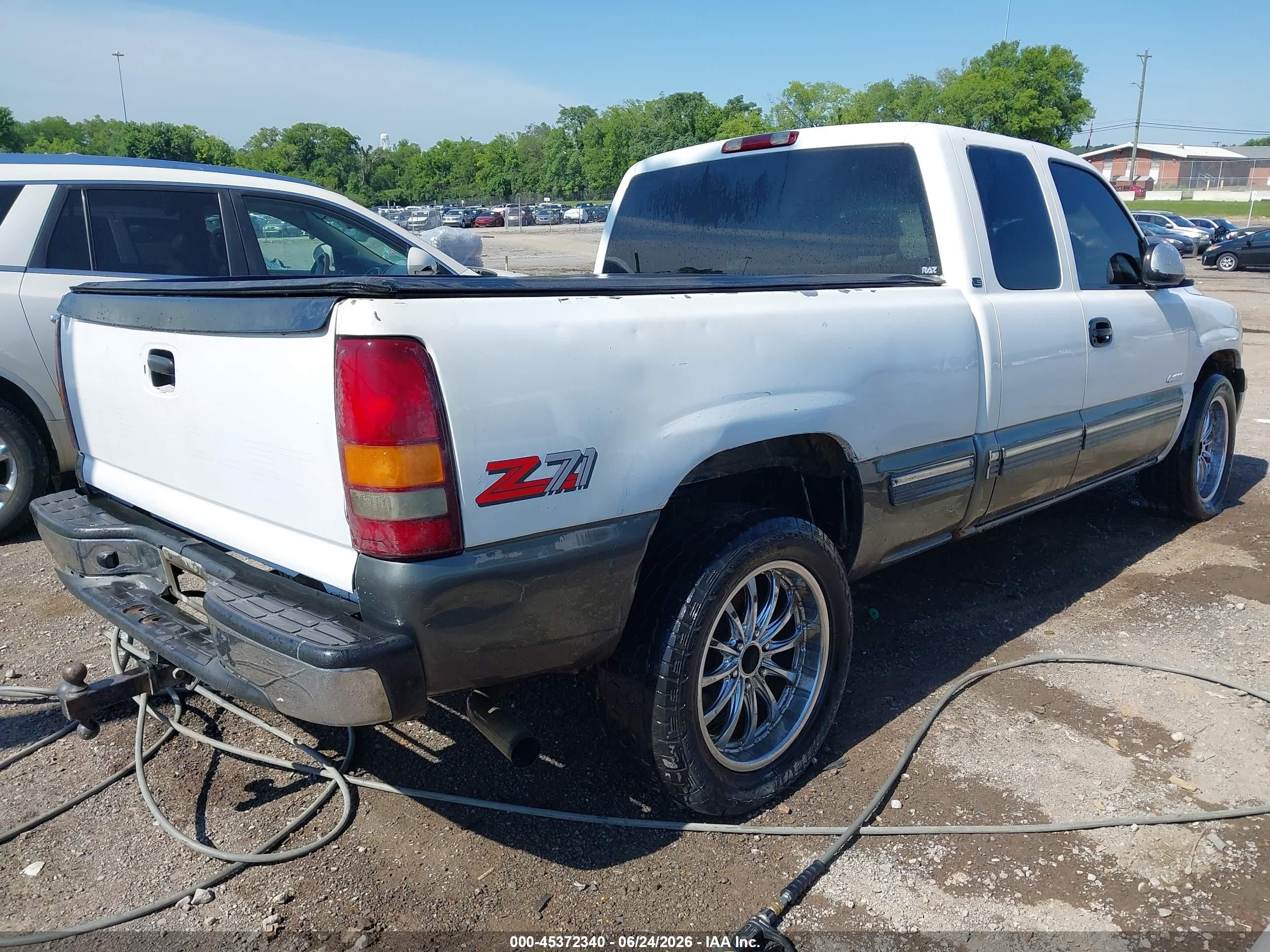 2000 Chevrolet Silverado 1500 Ls White vin: 2GCEK19T0Y1214960