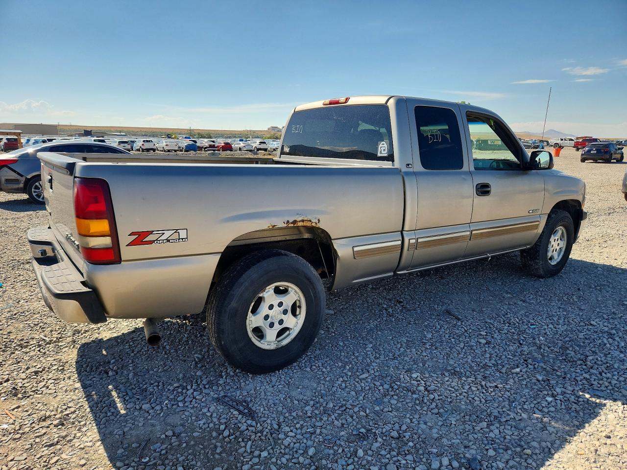 2001 Chevrolet Silverado 1500 Серебряный vin: 2GCEK19T111352464