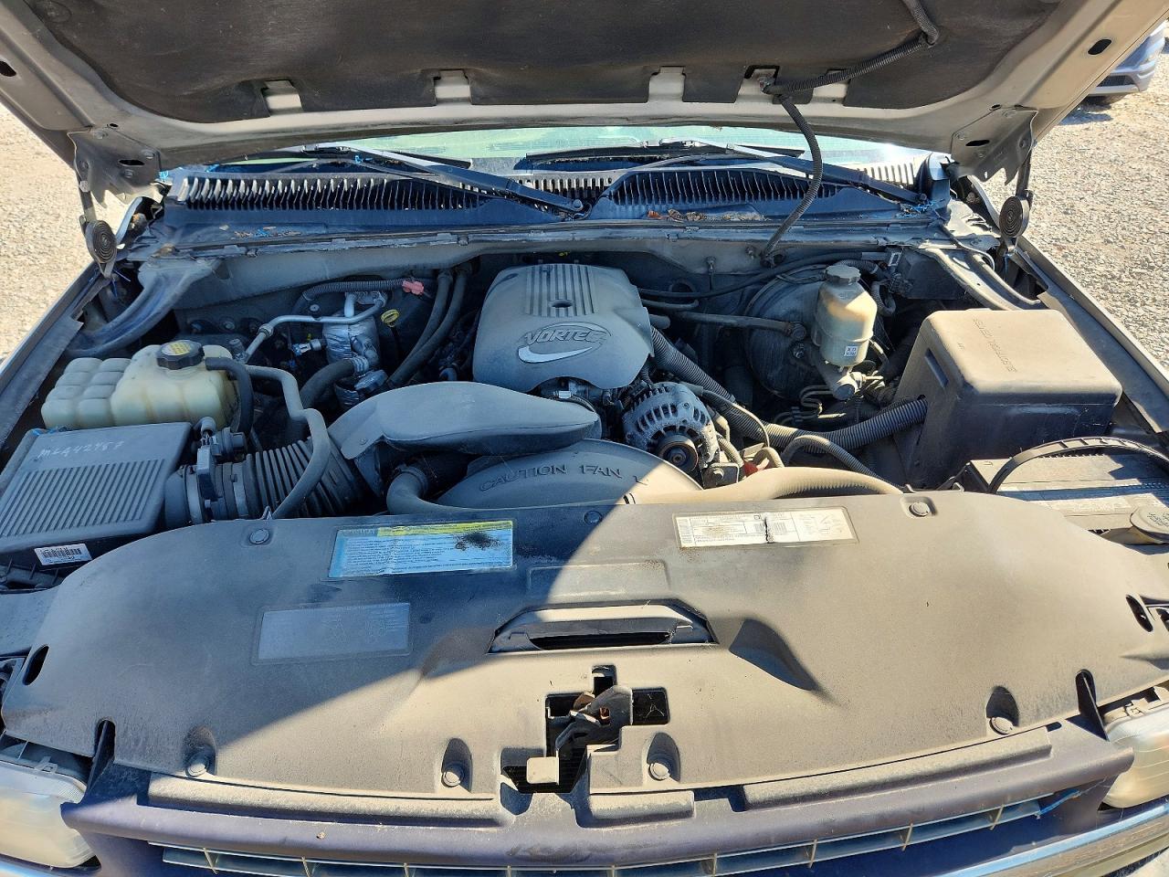 2001 Chevrolet Silverado 1500 Серебряный vin: 2GCEK19T111352464
