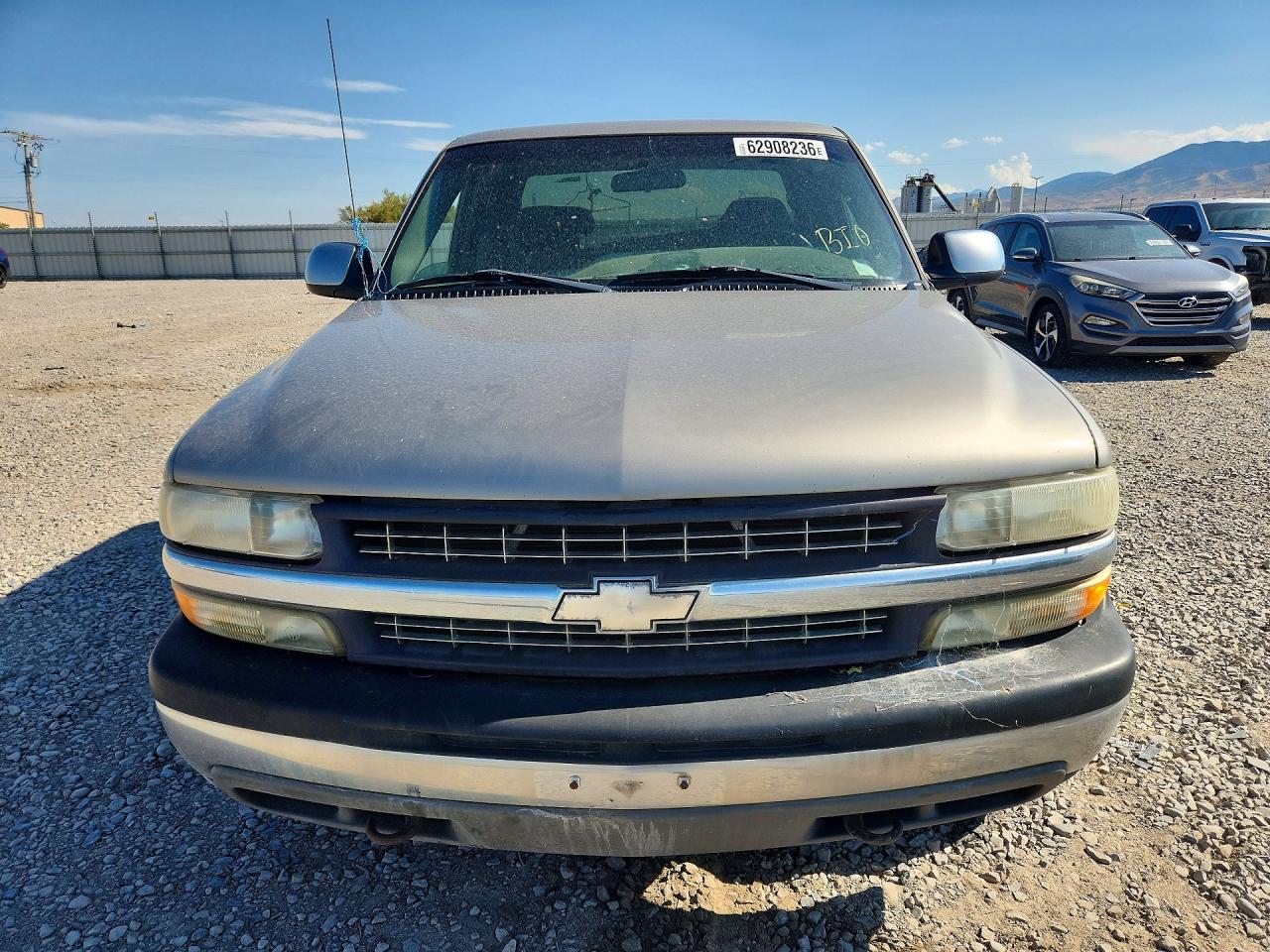 2001 Chevrolet Silverado 1500 Серебряный vin: 2GCEK19T111352464