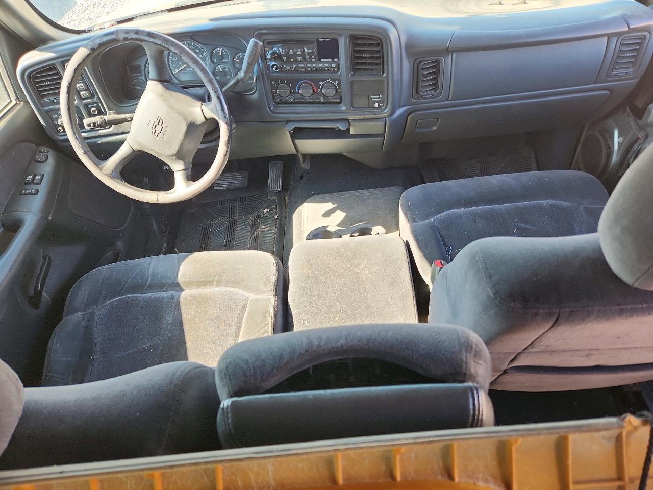 2001 Chevrolet Silverado 1500 Серебряный vin: 2GCEK19T111352464