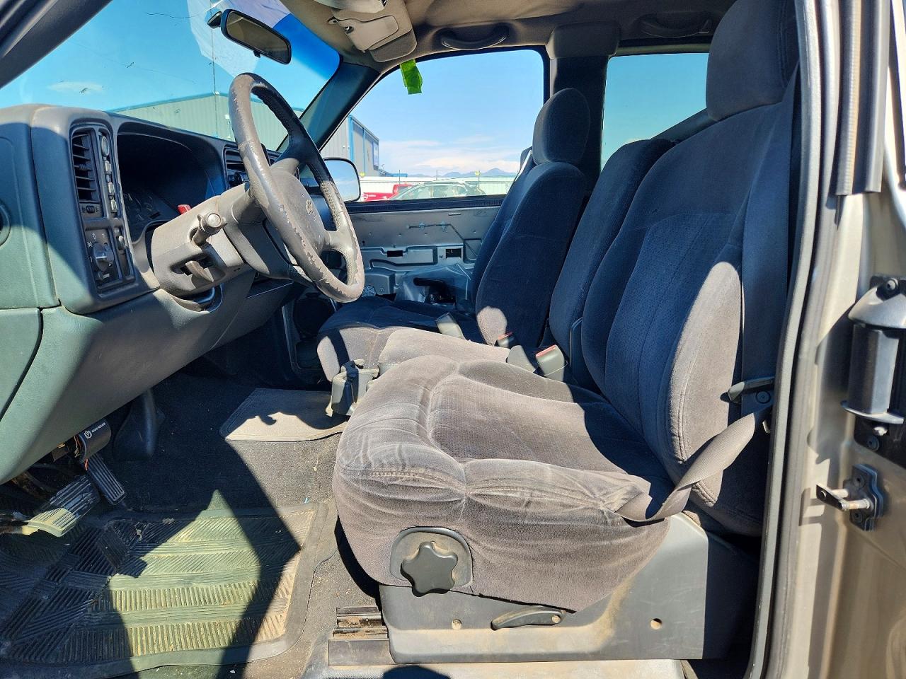 2001 Chevrolet Silverado 1500 Серебряный vin: 2GCEK19T111352464