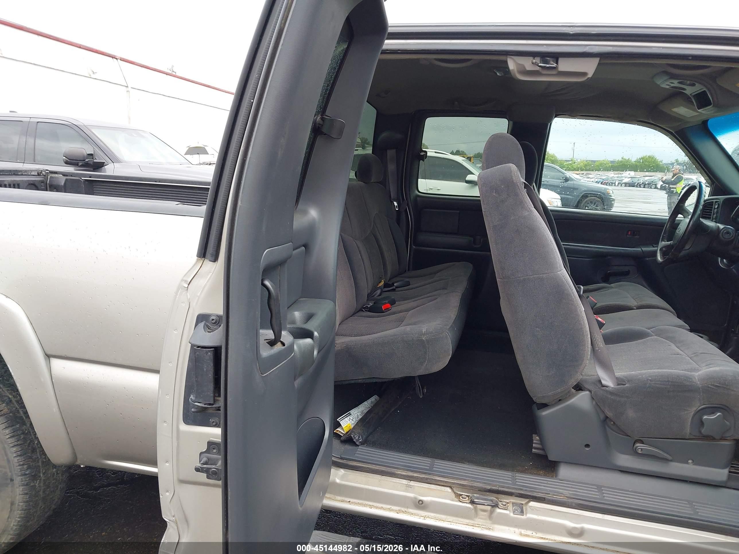 2002 Chevrolet Silverado K1500 Gold vin: 2GCEK19T121361120