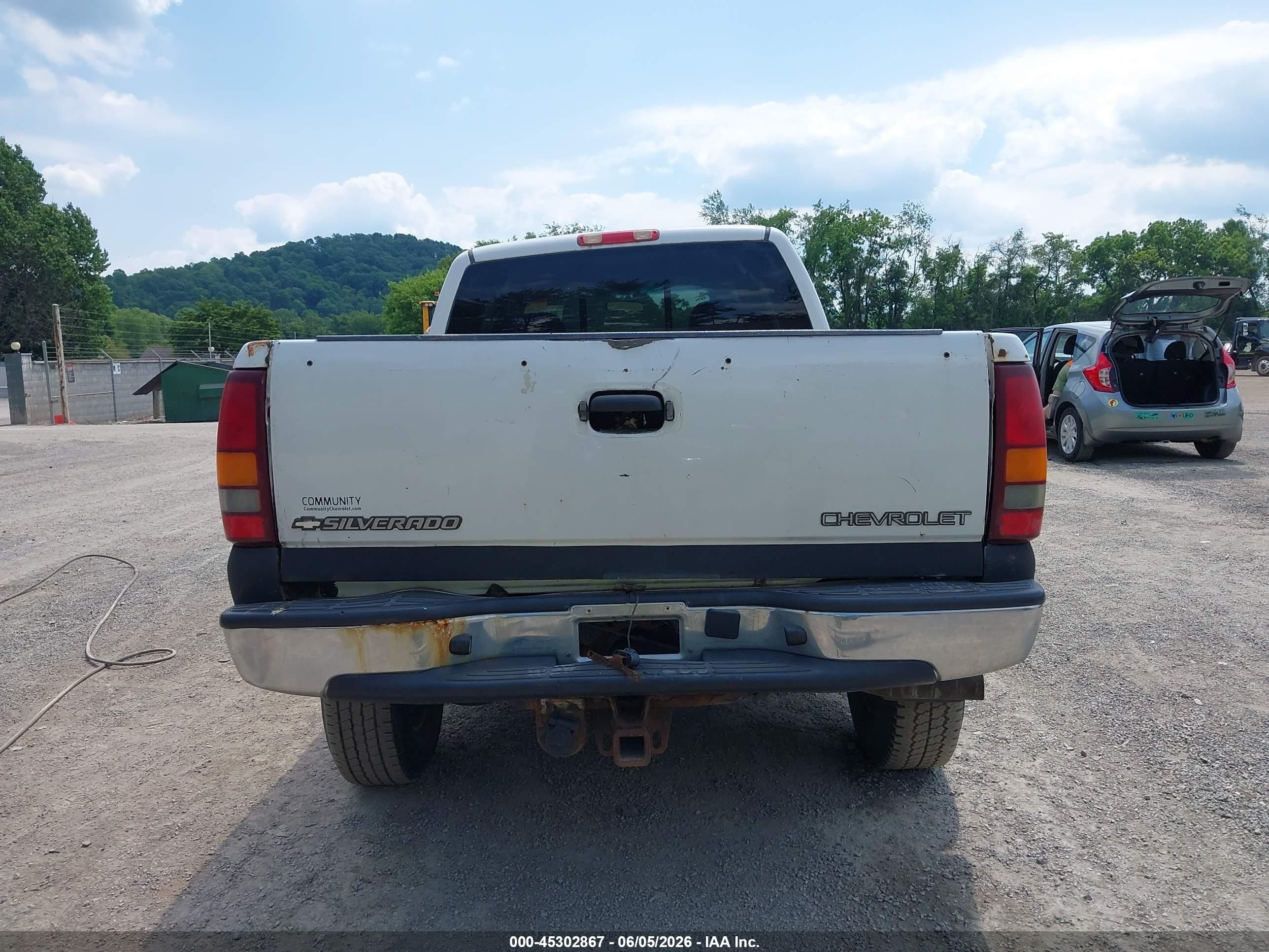 2002 Chevrolet Silverado 1500 Ls Белый vin: 2GCEK19T121371954