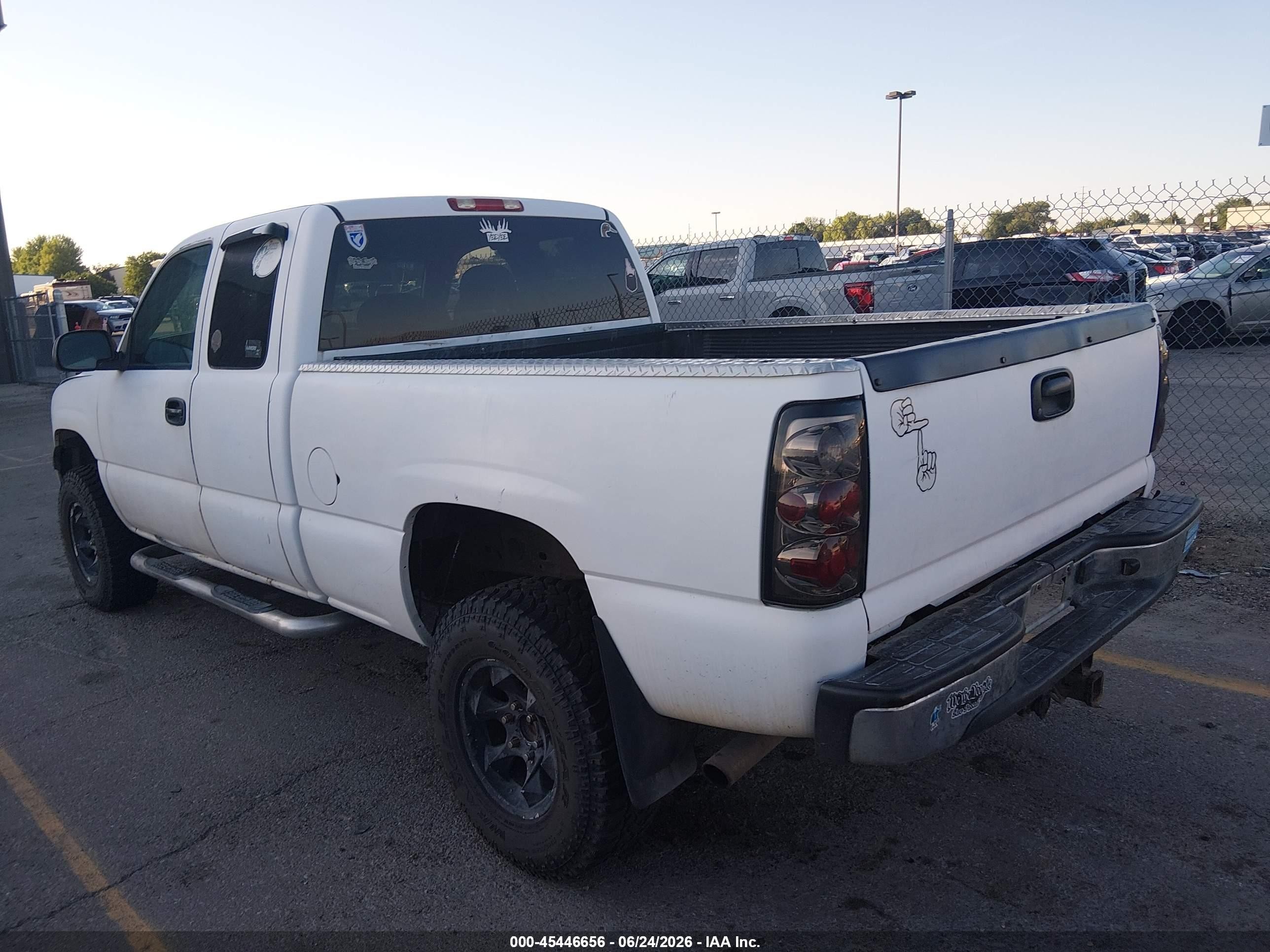 2002 Chevrolet Silverado 1500 Ls White vin: 2GCEK19T121426502