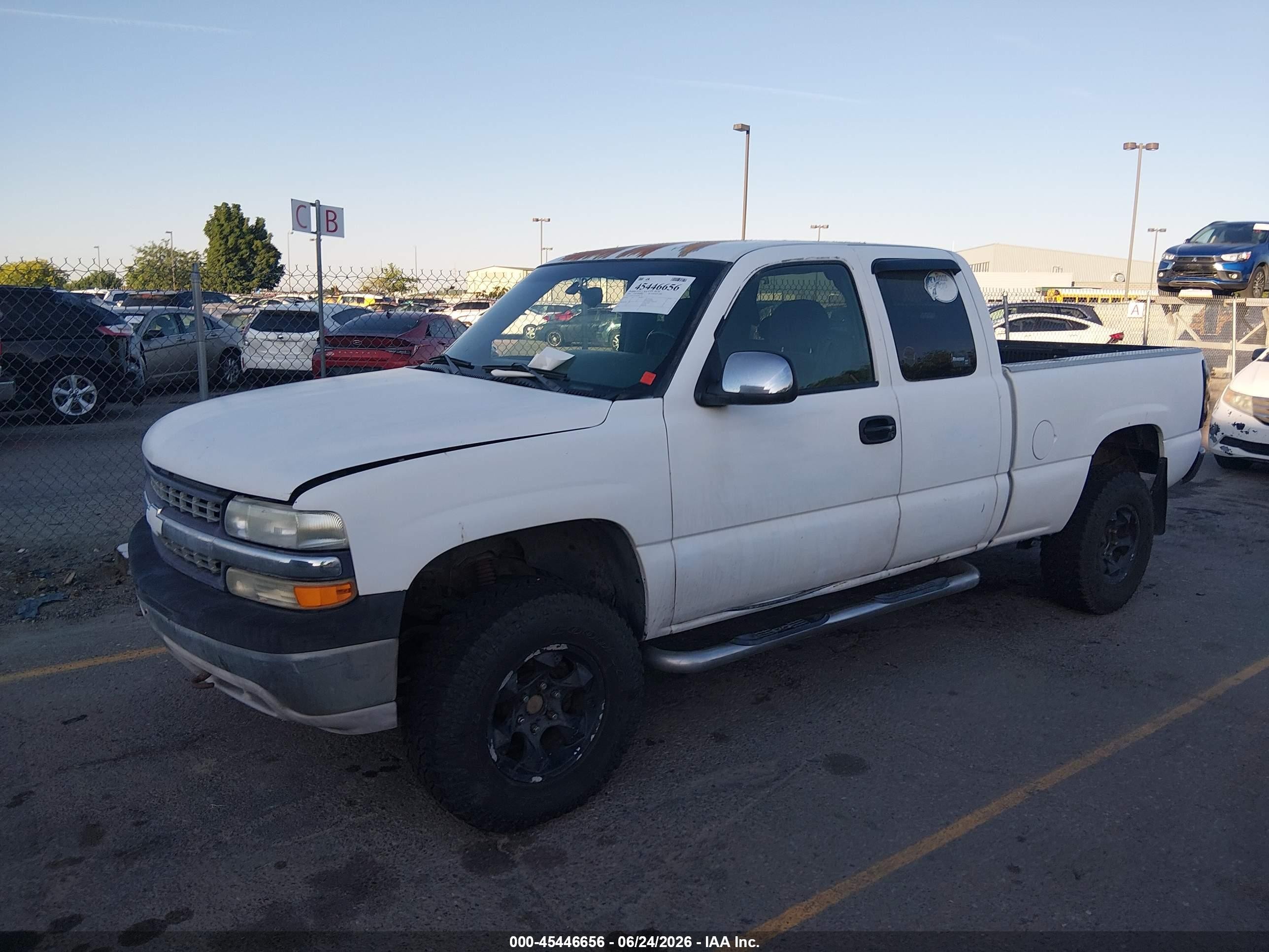 2002 Chevrolet Silverado 1500 Ls White vin: 2GCEK19T121426502