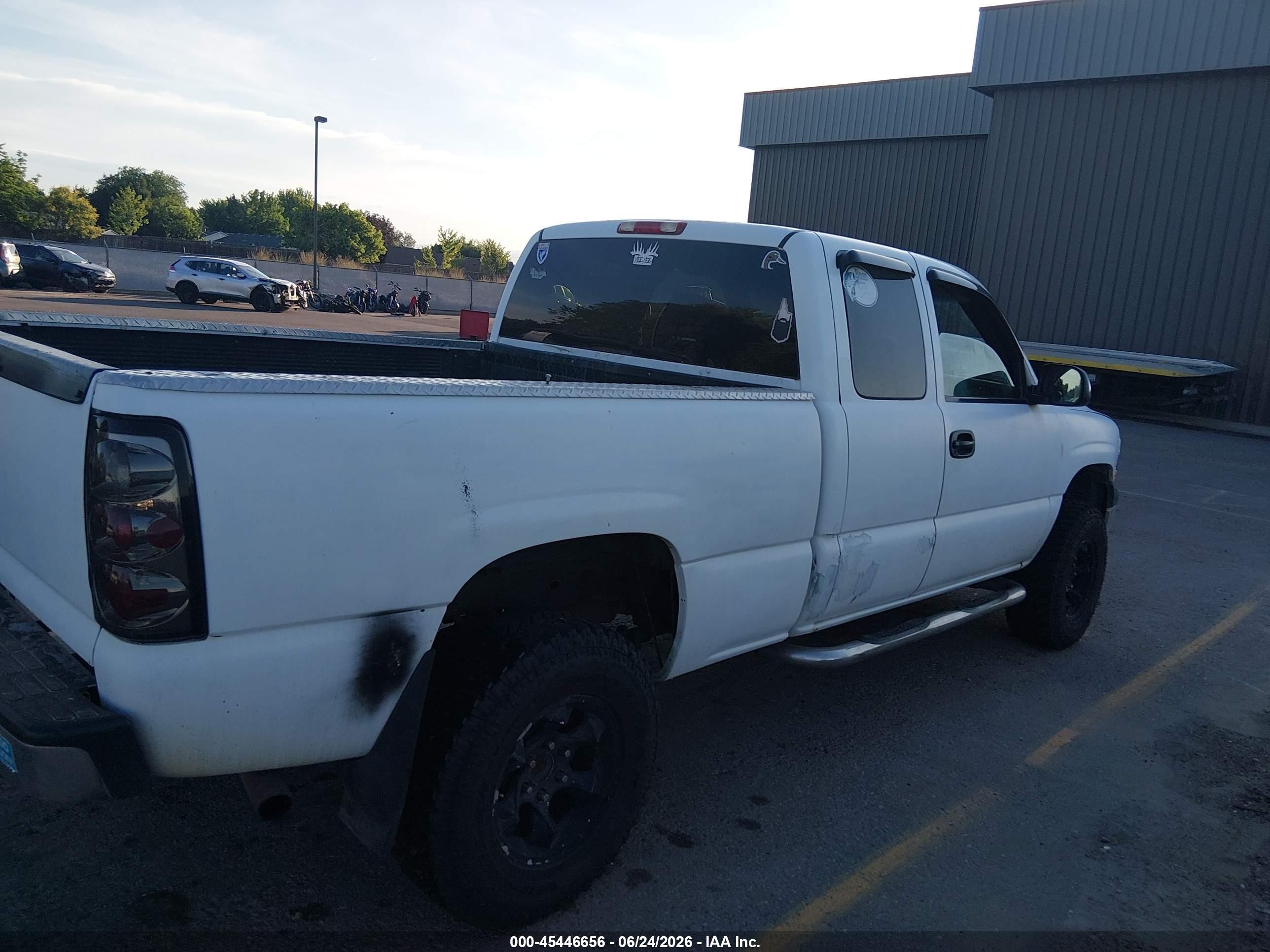 2002 Chevrolet Silverado 1500 Ls White vin: 2GCEK19T121426502