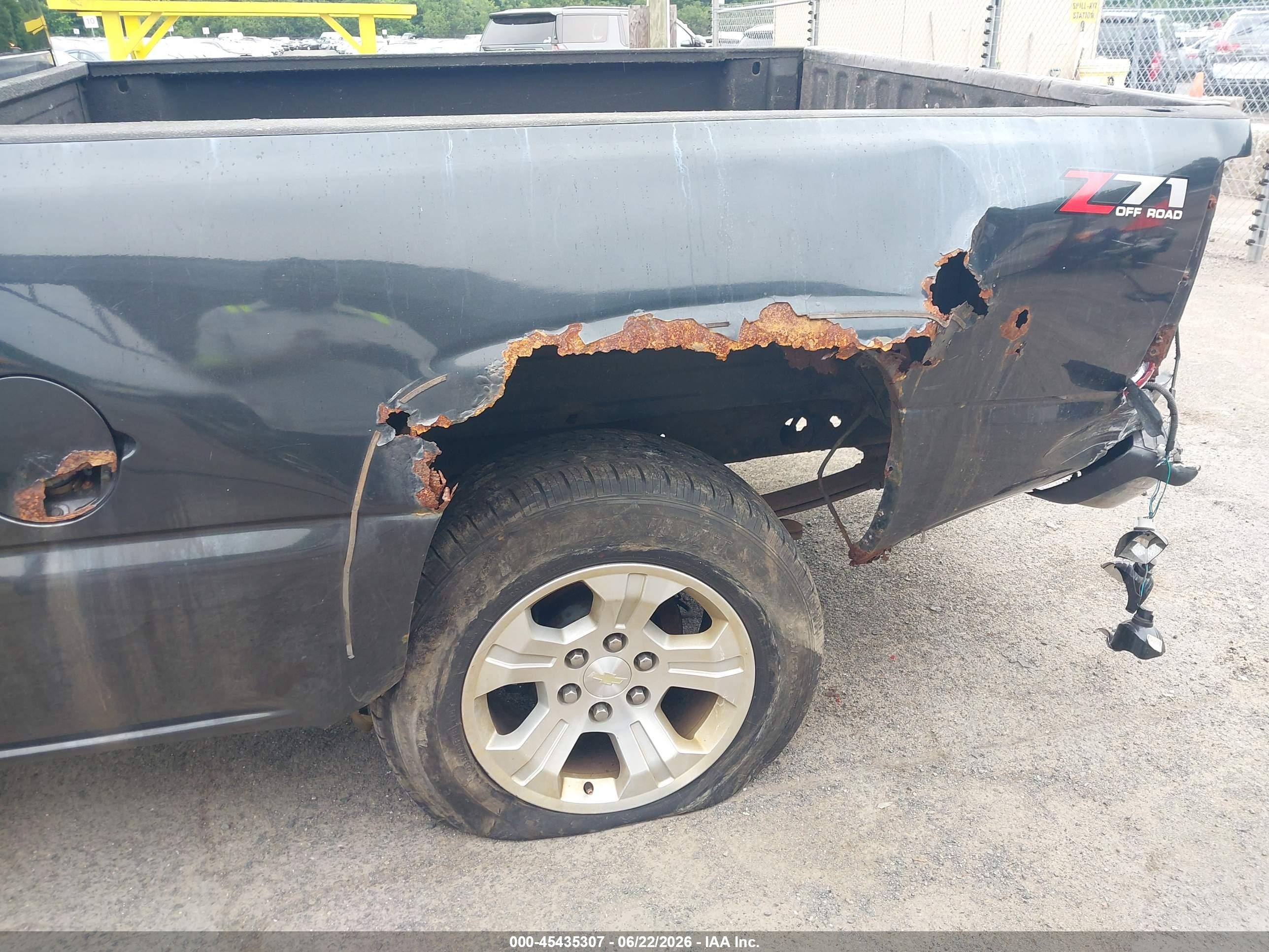 2003 Chevrolet Silverado 1500 Ls Black vin: 2GCEK19T131211171