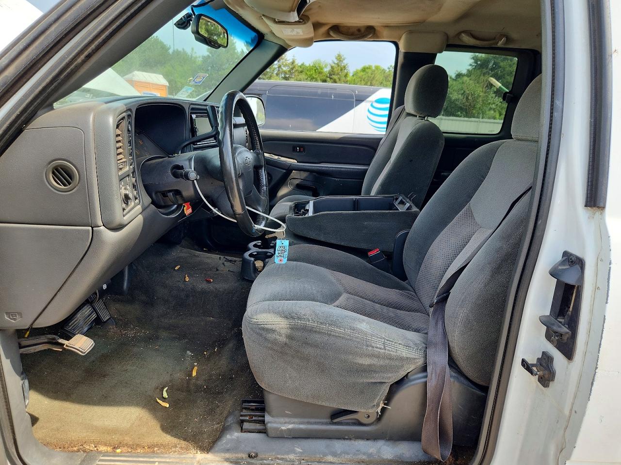 2004 Chevrolet Silverado K1500 White vin: 2GCEK19T141115008