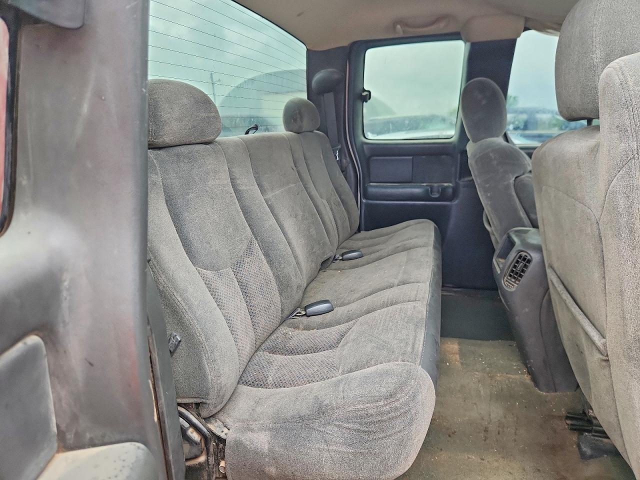2004 Chevrolet Silverado K1500 Red vin: 2GCEK19T141228506