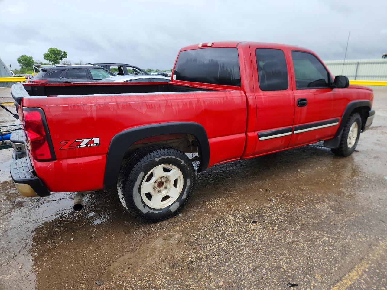 2004 Chevrolet Silverado K1500 Red vin: 2GCEK19T141228506