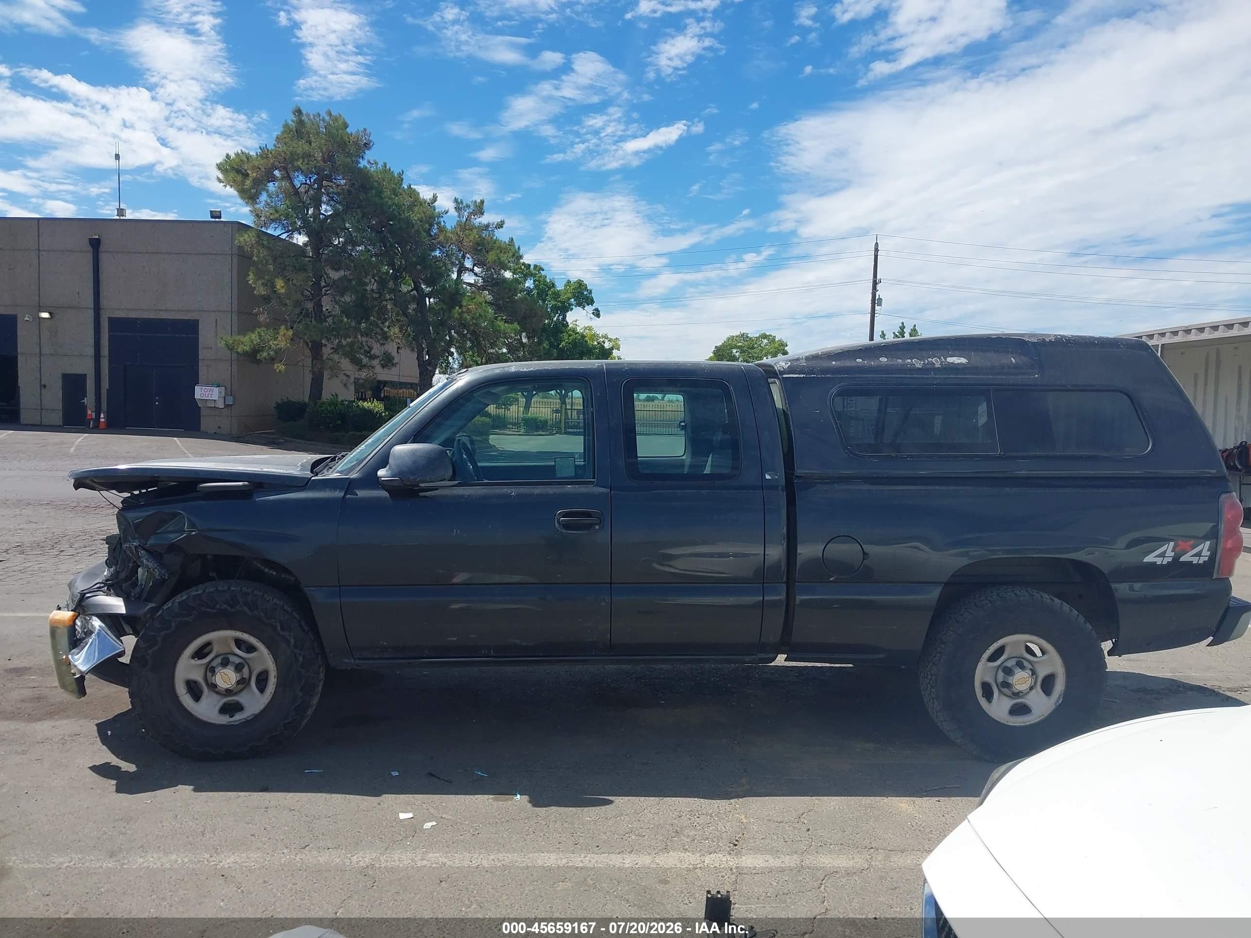 2004 Chevrolet Silverado 1500 Work Truck Gray vin: 2GCEK19T141409640