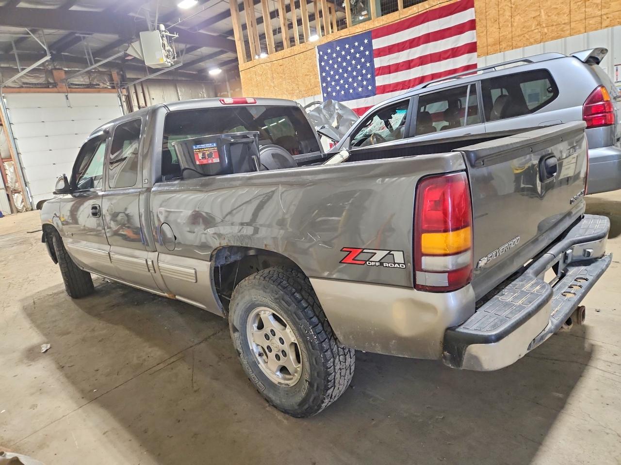 2000 Chevrolet Silverado K1500 Серый vin: 2GCEK19T1Y1359134