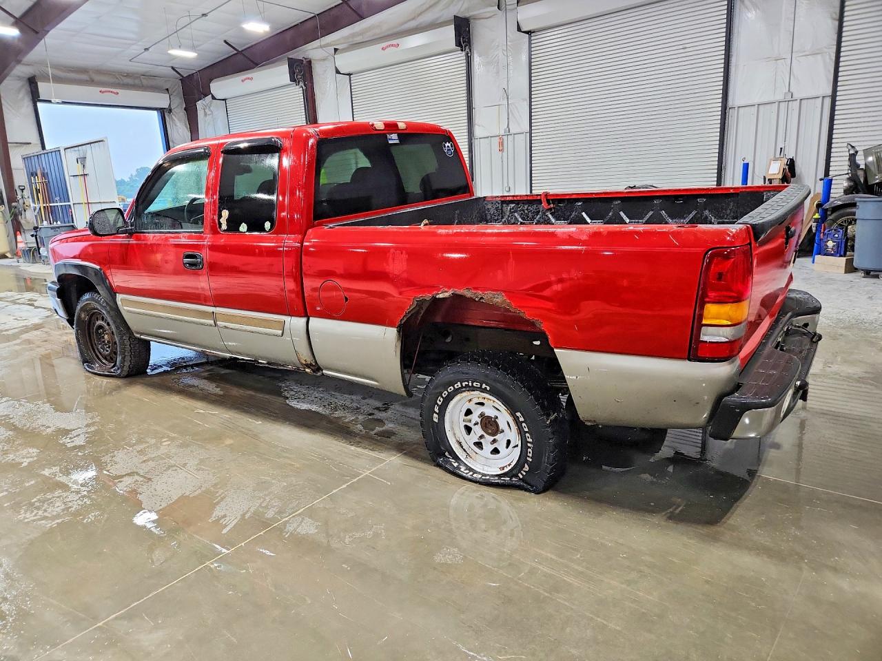 2003 Chevrolet Silverado K1500 Red vin: 2GCEK19T231317998