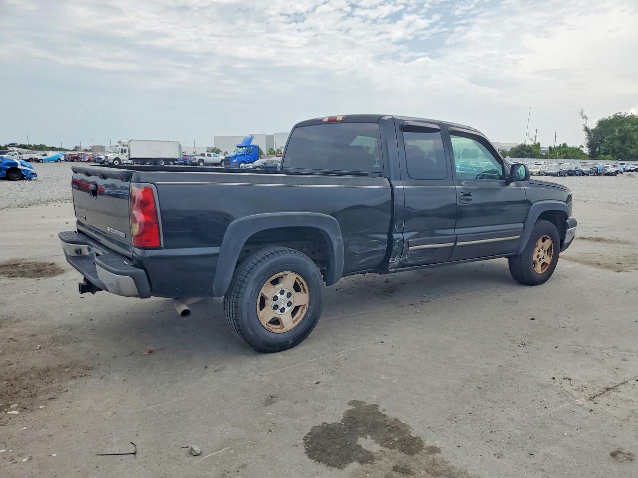 2004 Chevrolet Silverado K1500 Black vin: 2GCEK19T241236971