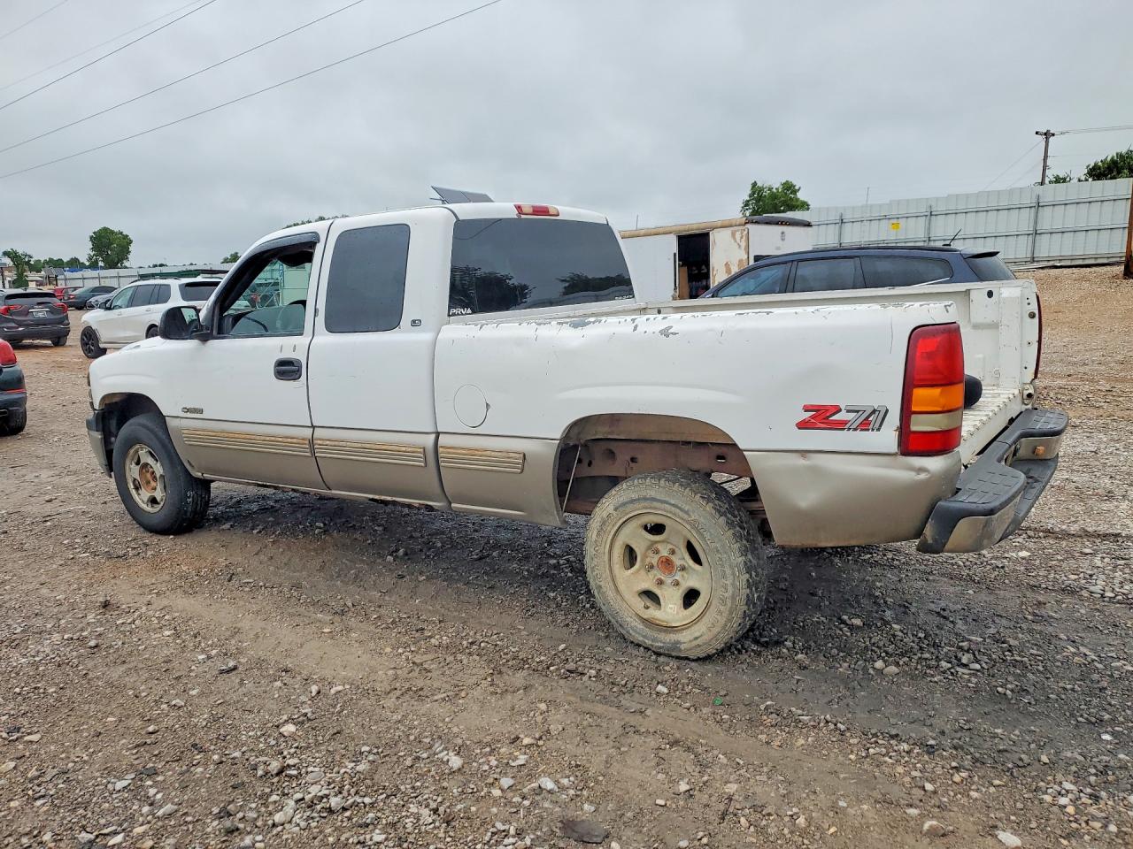 1999 Chevrolet Silverado K1500 White vin: 2GCEK19T2X1169700
