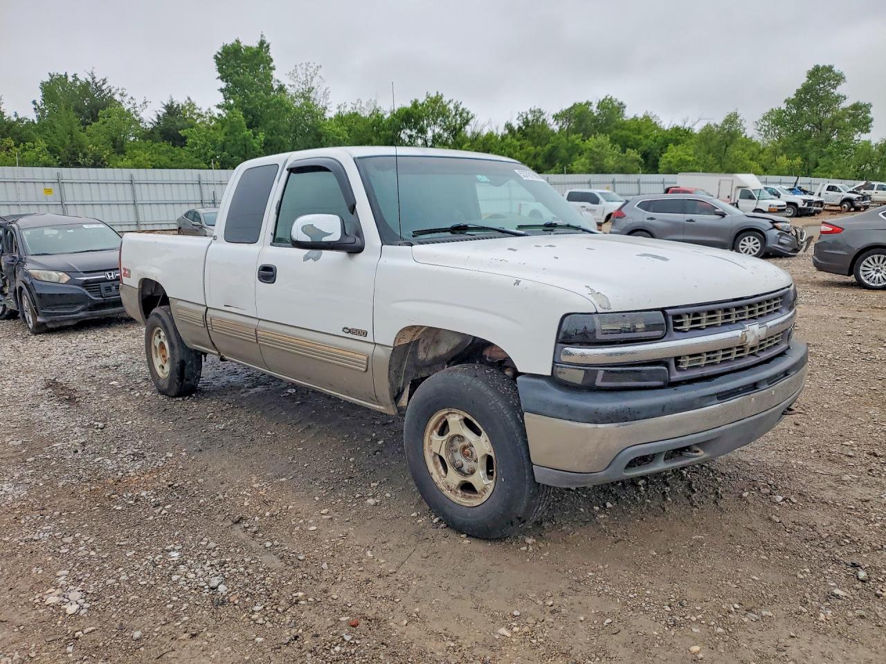 1999 Chevrolet Silverado K1500 White vin: 2GCEK19T2X1169700