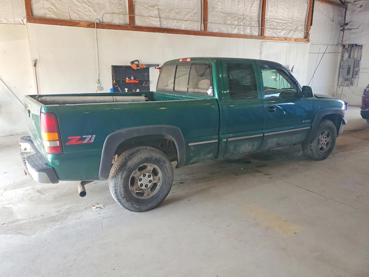 2000 Chevrolet Silverado K1500 Green vin: 2GCEK19T2Y1231677