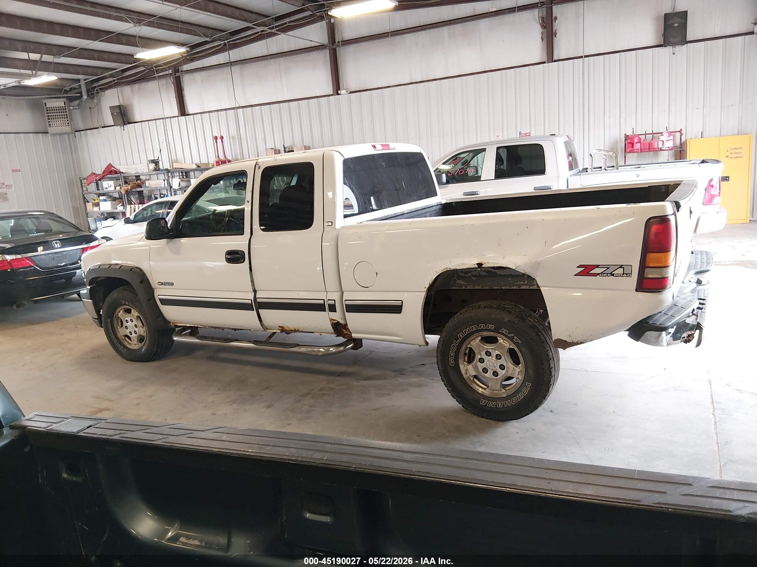 2001 Chevrolet Silverado 1500 Ls White vin: 2GCEK19T311358637