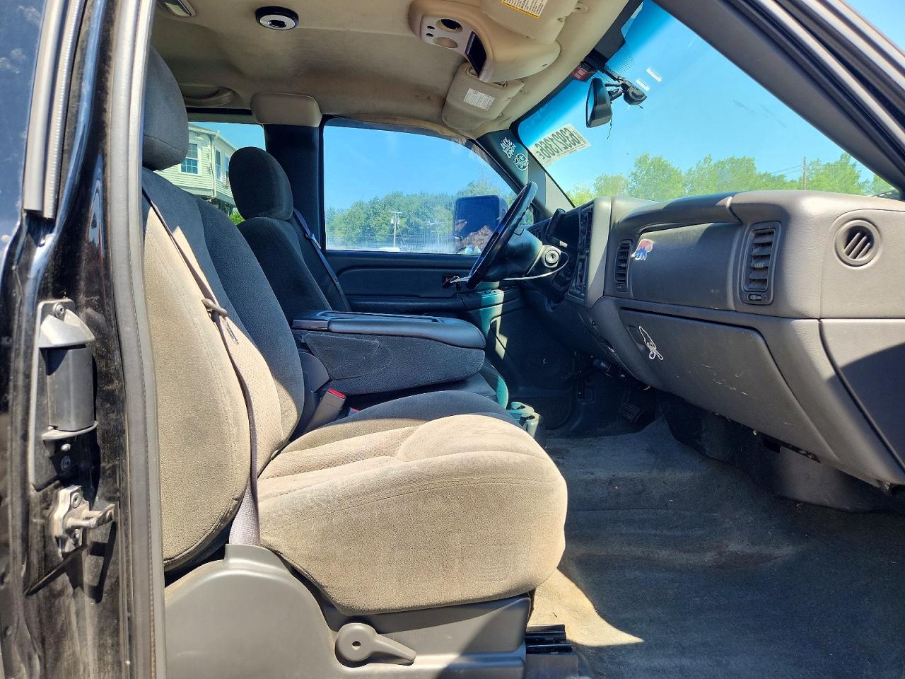 2004 Chevrolet Silverado K1500 Black vin: 2GCEK19T441139240