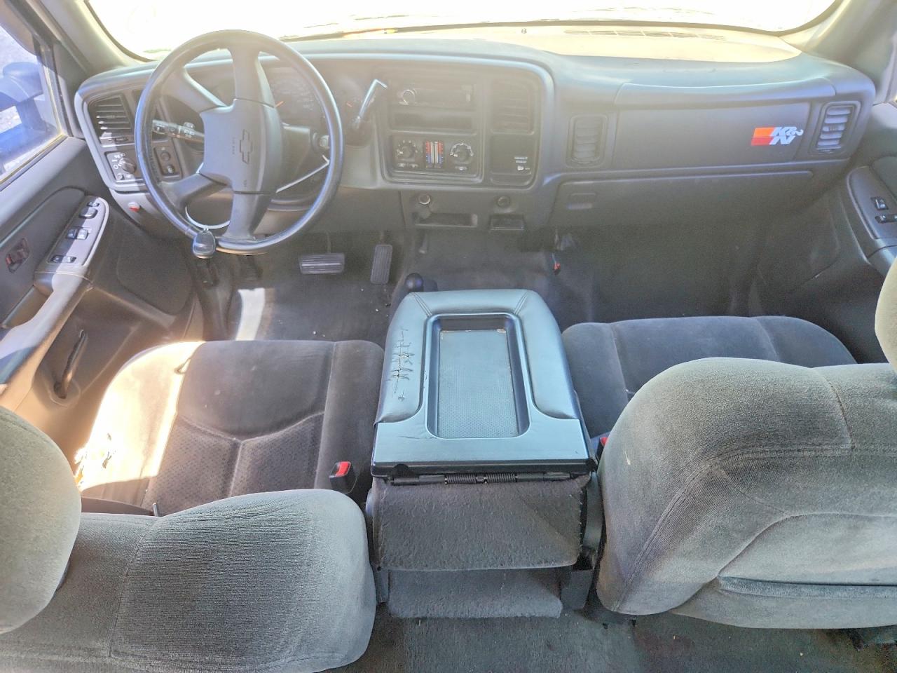 2004 Chevrolet Silverado K1500 Белый vin: 2GCEK19T441212901