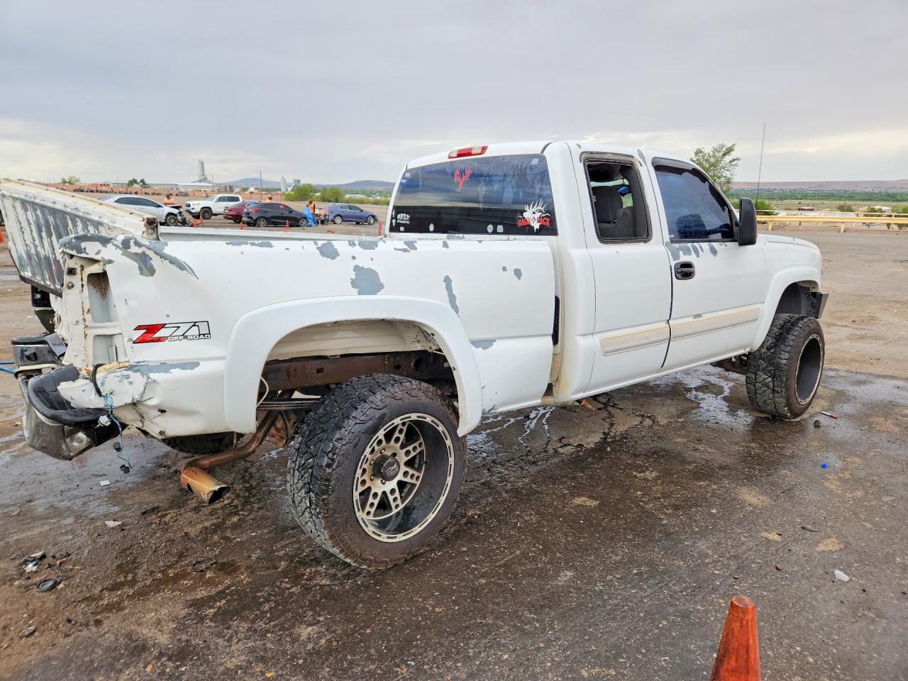 2004 Chevrolet Silverado K1500 Белый vin: 2GCEK19T441212901