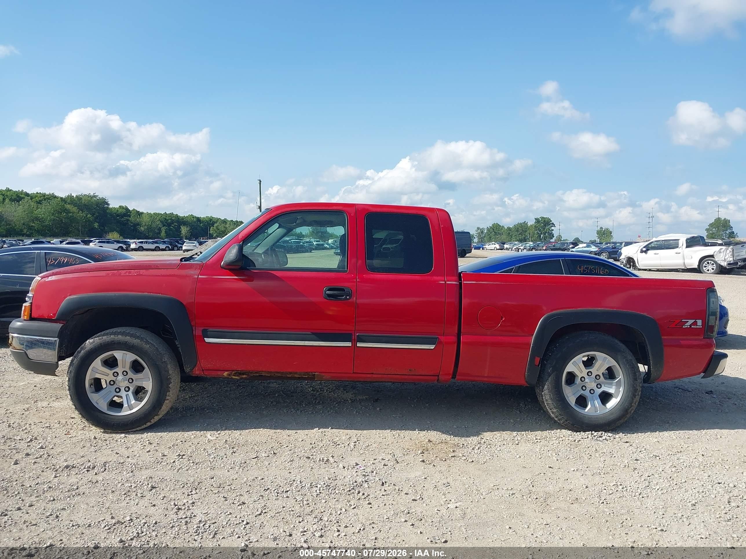 2004 Chevrolet Silverado 1500 Z71 Red vin: 2GCEK19T441281863