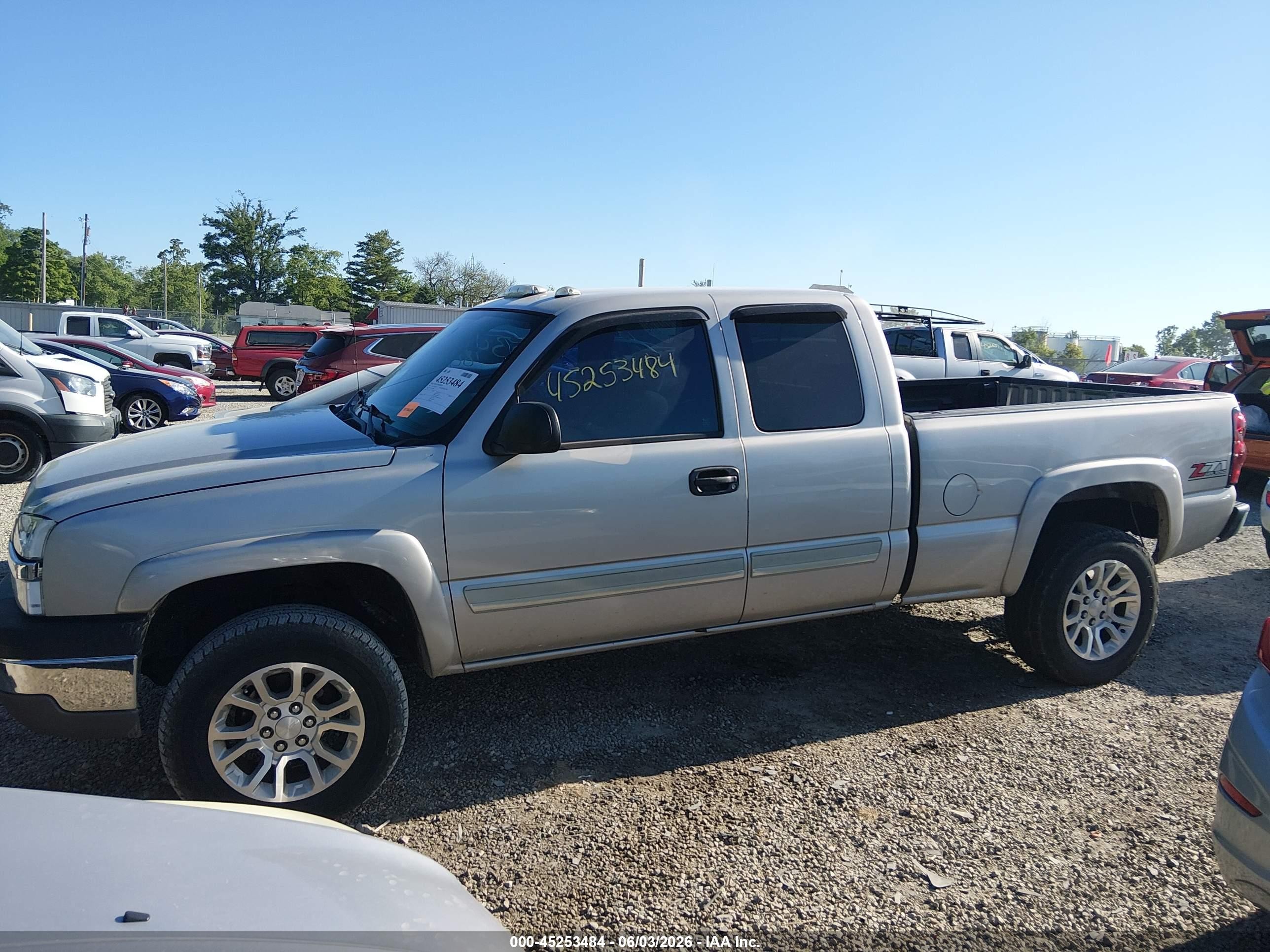 2004 Chevrolet Silverado 1500 Z71 Silver vin: 2GCEK19T441373894