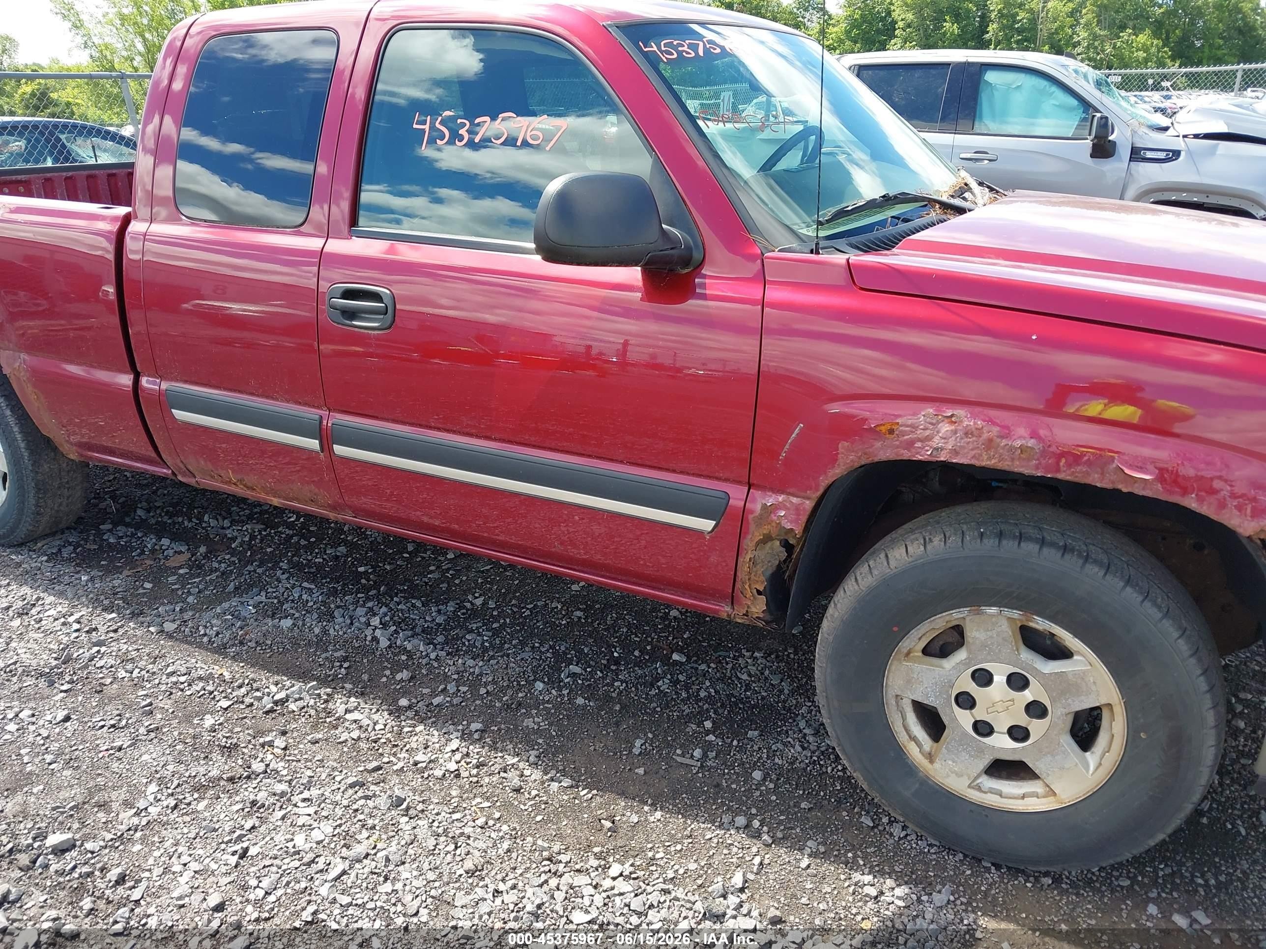2005 Chevrolet Silverado 1500 Z71 Red vin: 2GCEK19T451204864