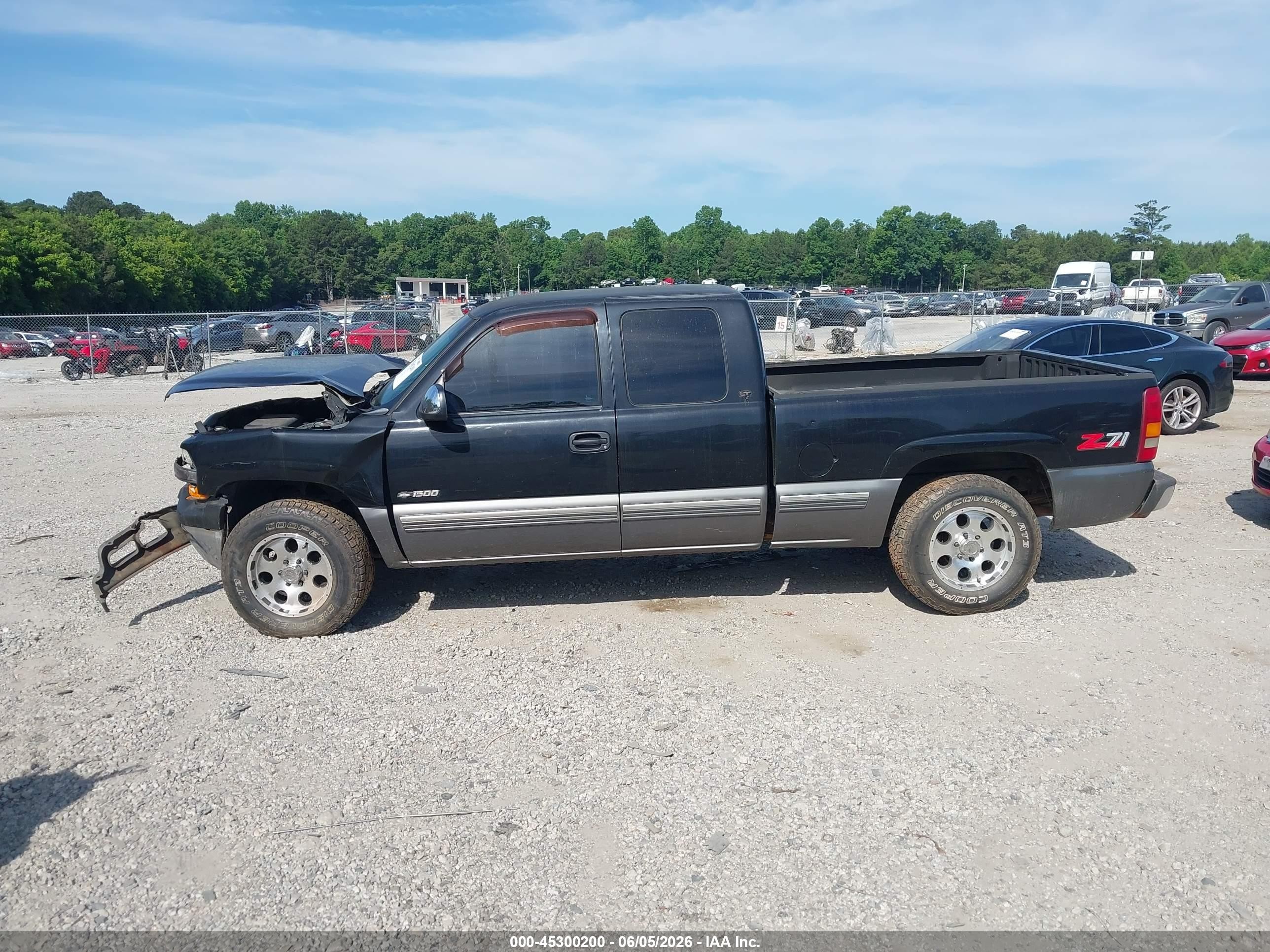 1999 Chevrolet Silverado 1500 Ls/lt Black vin: 2GCEK19T4X1136200