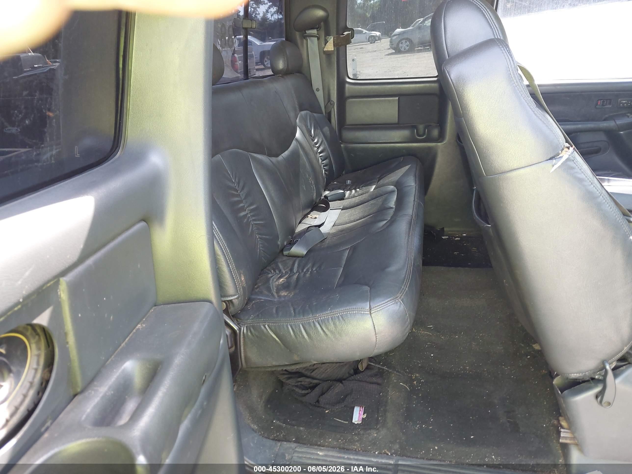 1999 Chevrolet Silverado 1500 Ls/lt Black vin: 2GCEK19T4X1136200