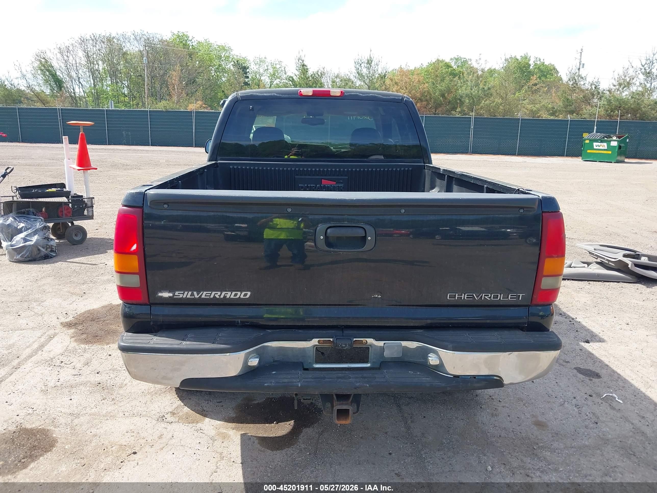 1999 Chevrolet Silverado 1500 Ls Black vin: 2GCEK19T4X1188863