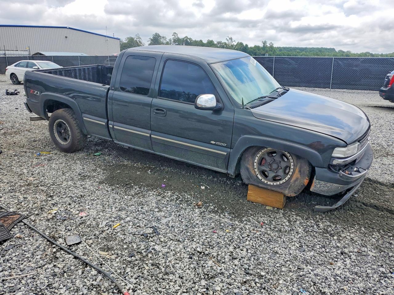 2002 Chevrolet Silverado K1500 Charcoal vin: 2GCEK19T521390958
