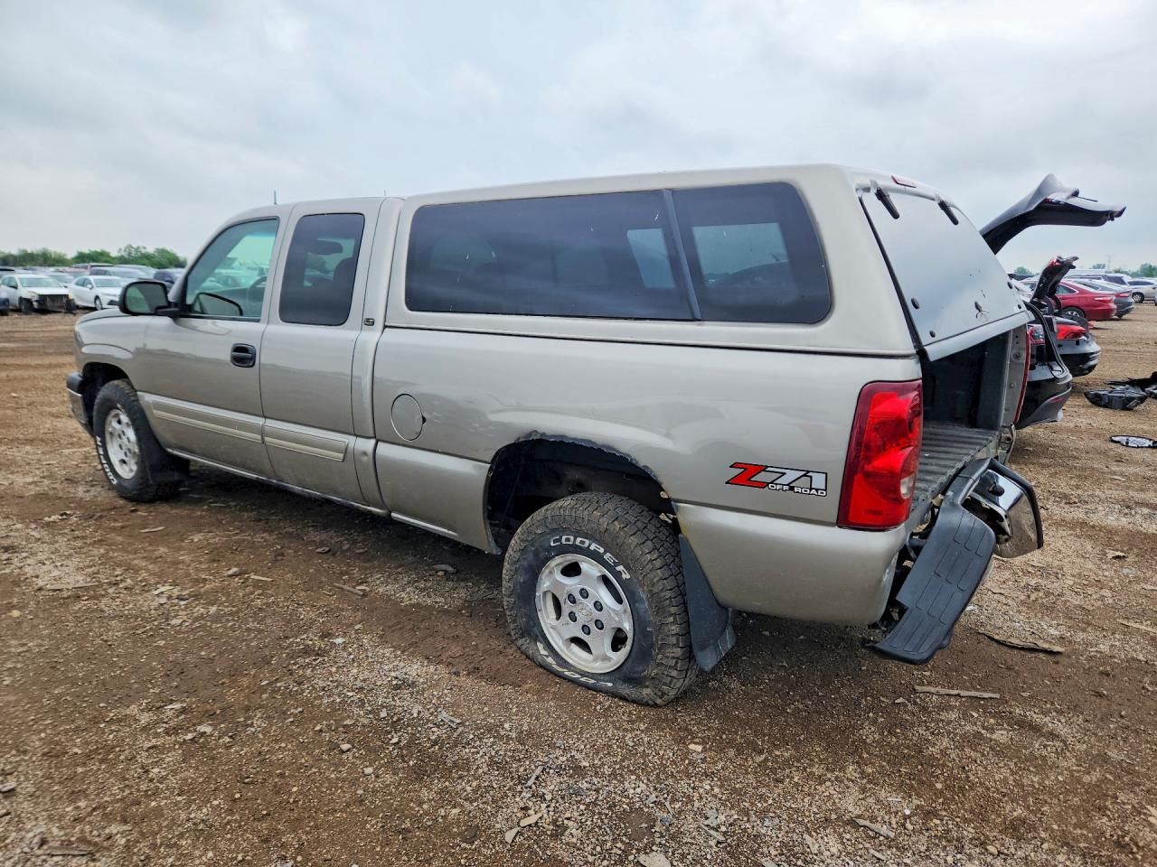 2003 Chevrolet Silverado K1500 Beige vin: 2GCEK19T531135129