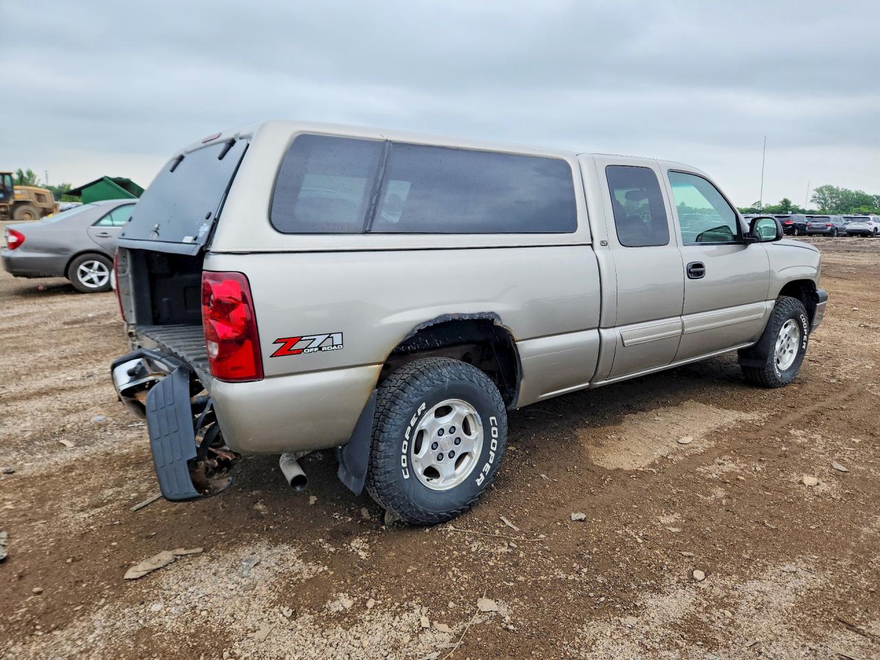 2003 Chevrolet Silverado K1500 Beige vin: 2GCEK19T531135129