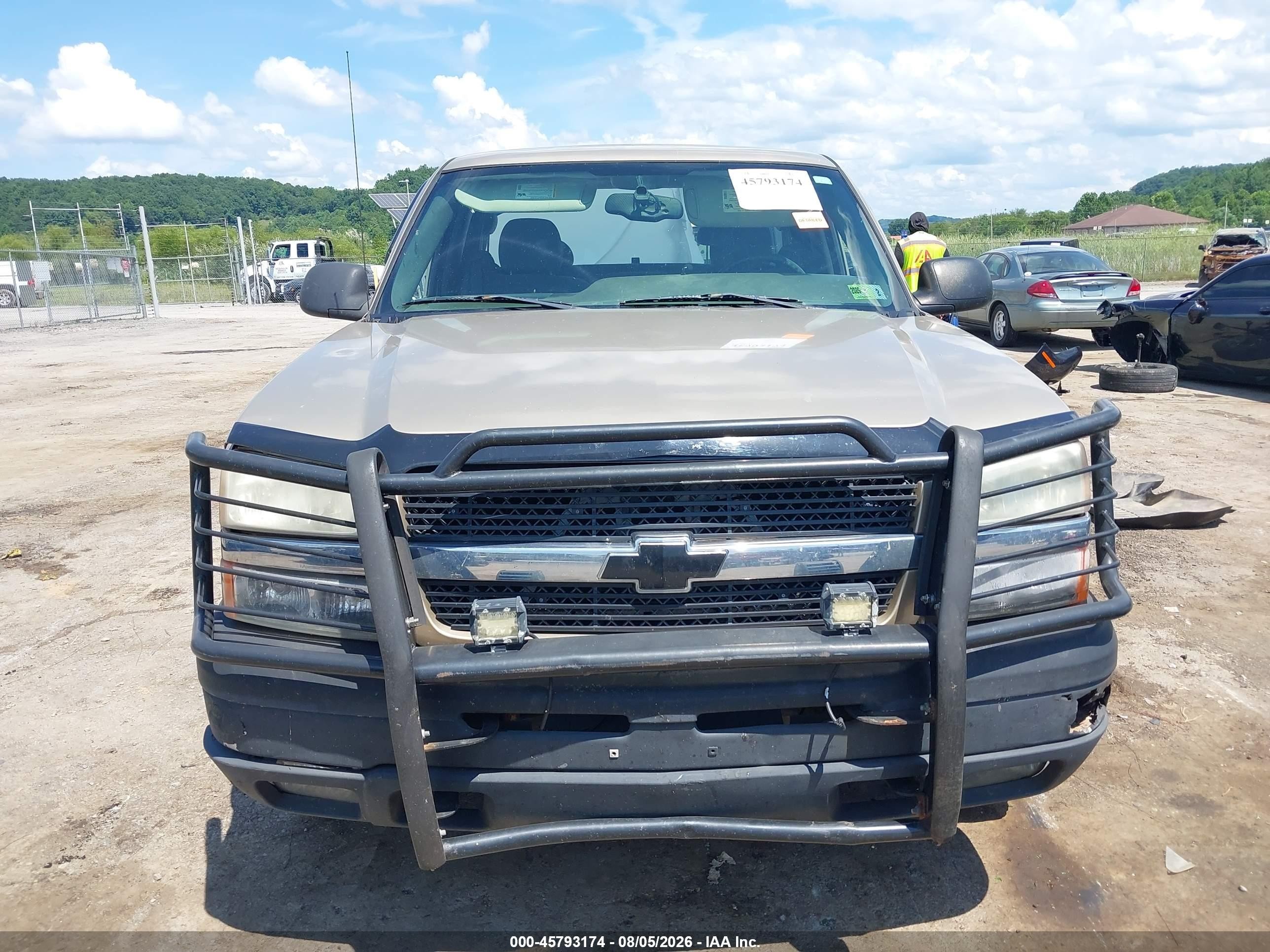 2004 Chevrolet Silverado 1500 Ls Beige vin: 2GCEK19T541247334