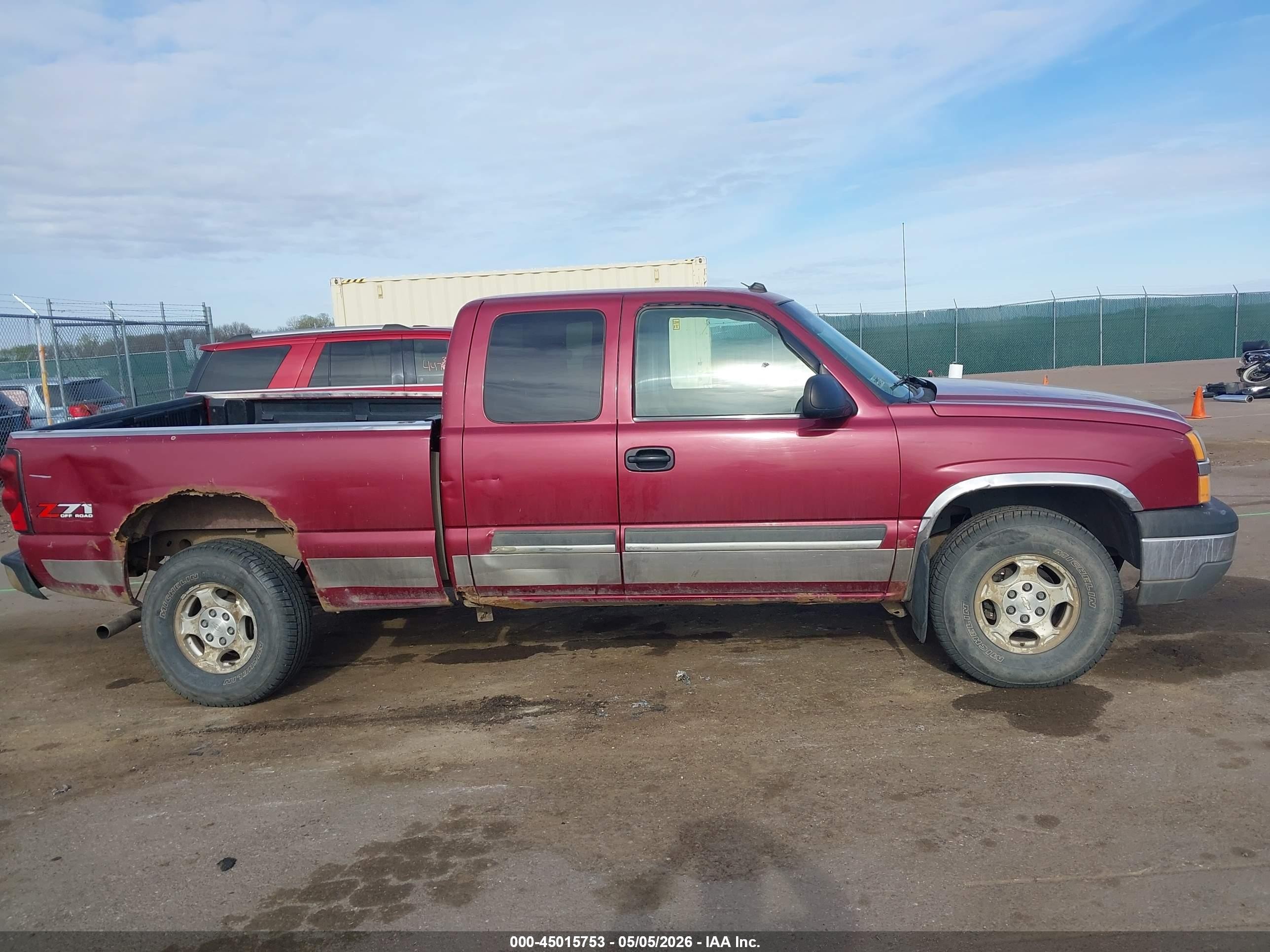 2004 Chevrolet Silverado 1500 Z71 Красный vin: 2GCEK19T541286666