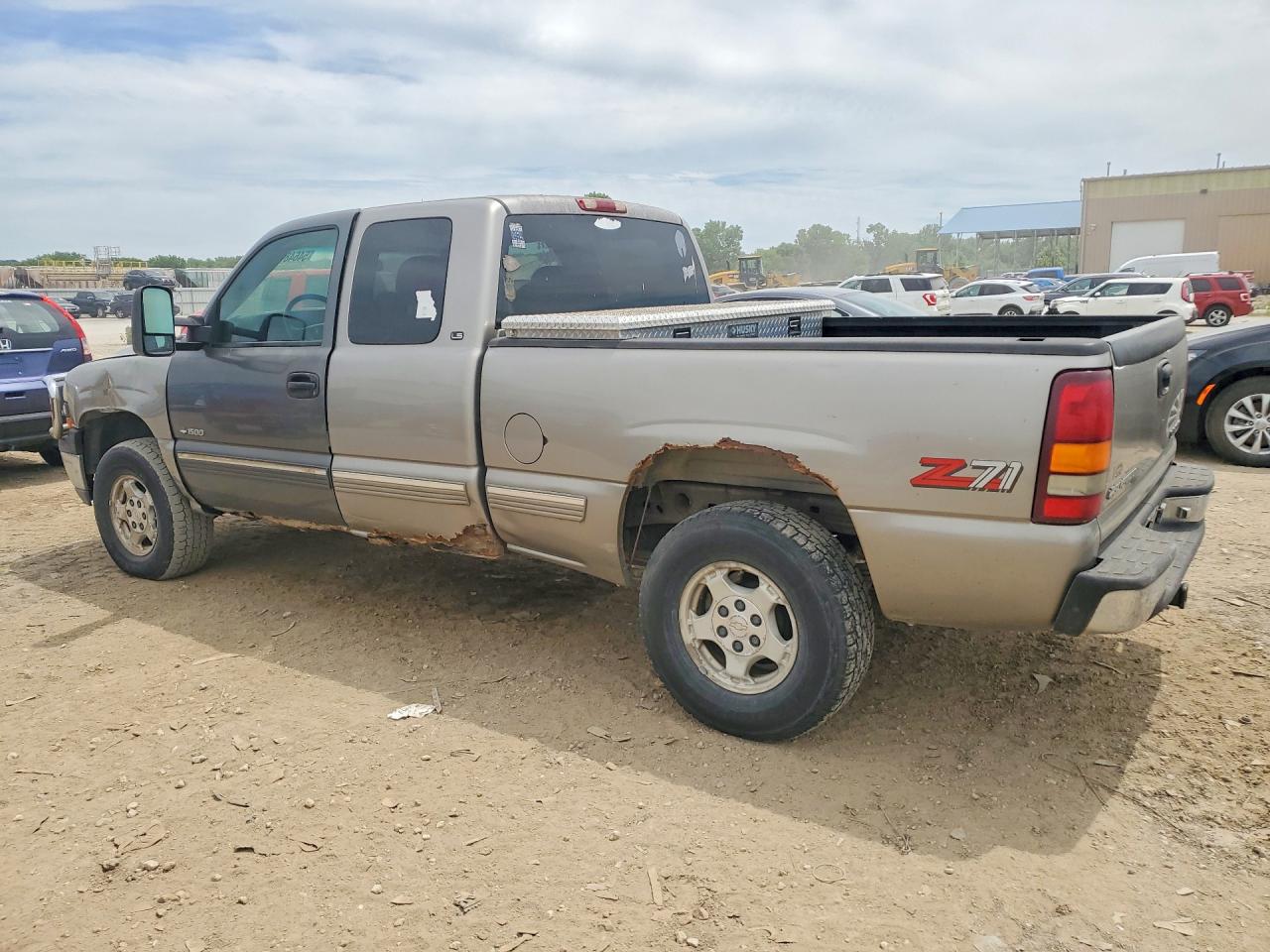 2000 Chevrolet Silverado K1500 Silver vin: 2GCEK19T5Y1156697